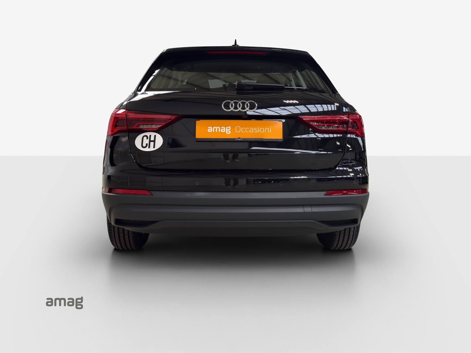 AUDI Q3 35 TFSI Attraction S-tronic-image-3