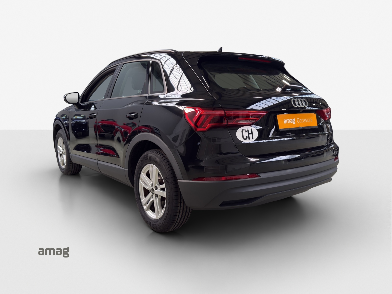 AUDI Q3 35 TFSI Attraction S-tronic-image-2