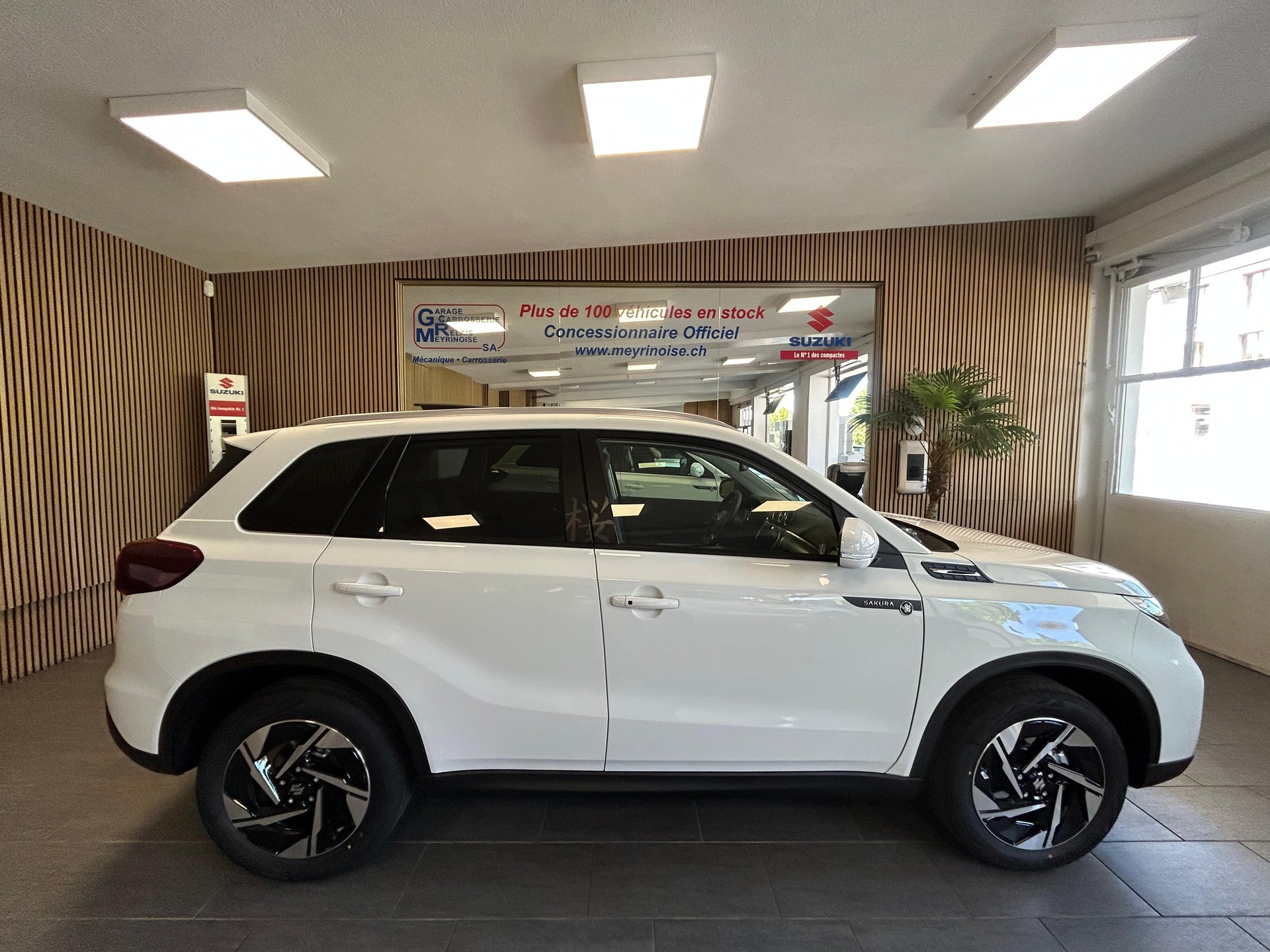 SUZUKI Vitara 1.4 T Sakura Top Hybrid 4x4