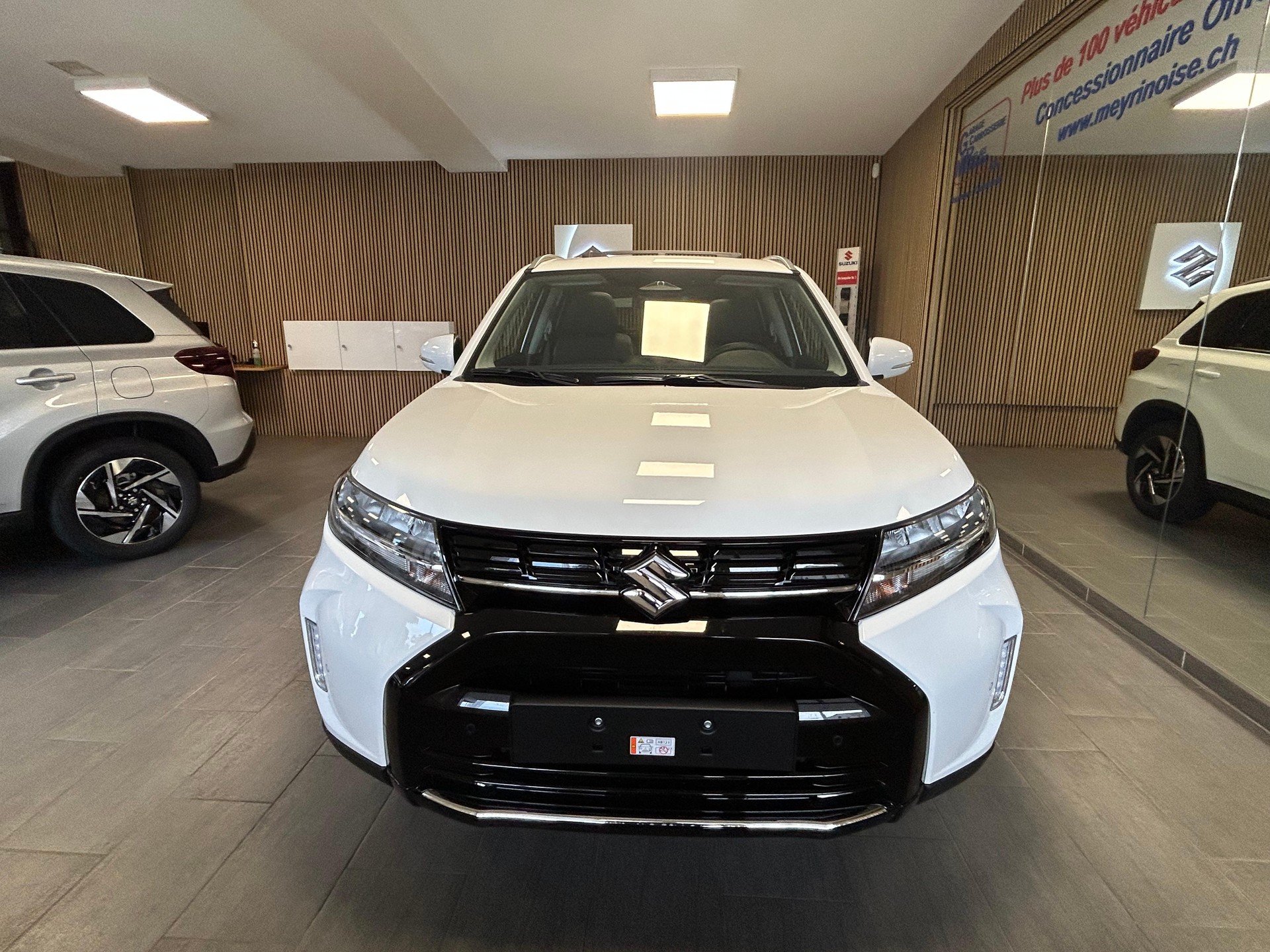 SUZUKI Vitara 1.4 T Sakura Top Hybrid 4x4 4 ROUES HIVER OFFERT-image-3