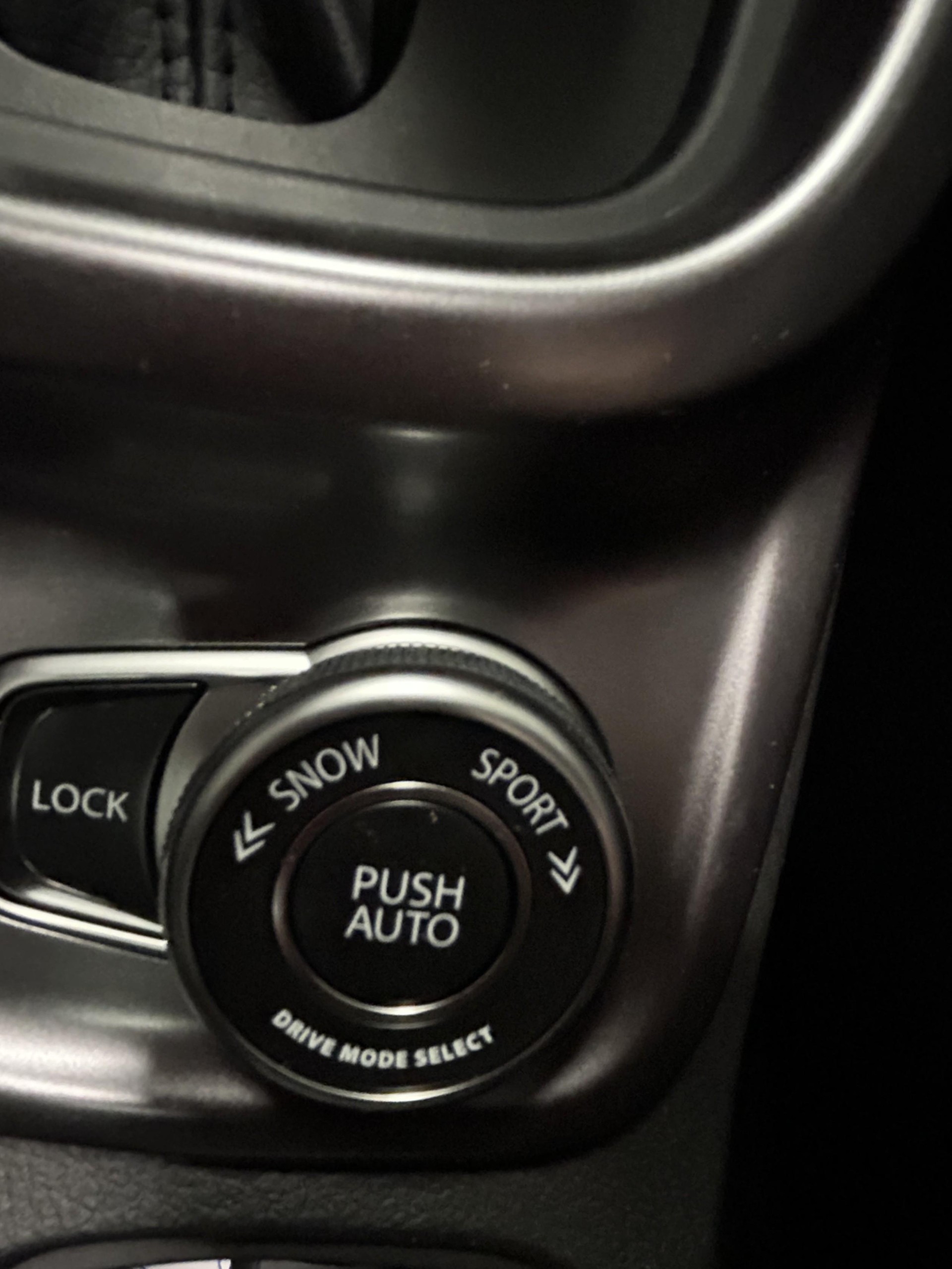 SUZUKI Vitara 1.4 T Sakura Top Hybrid 4x4-image-11