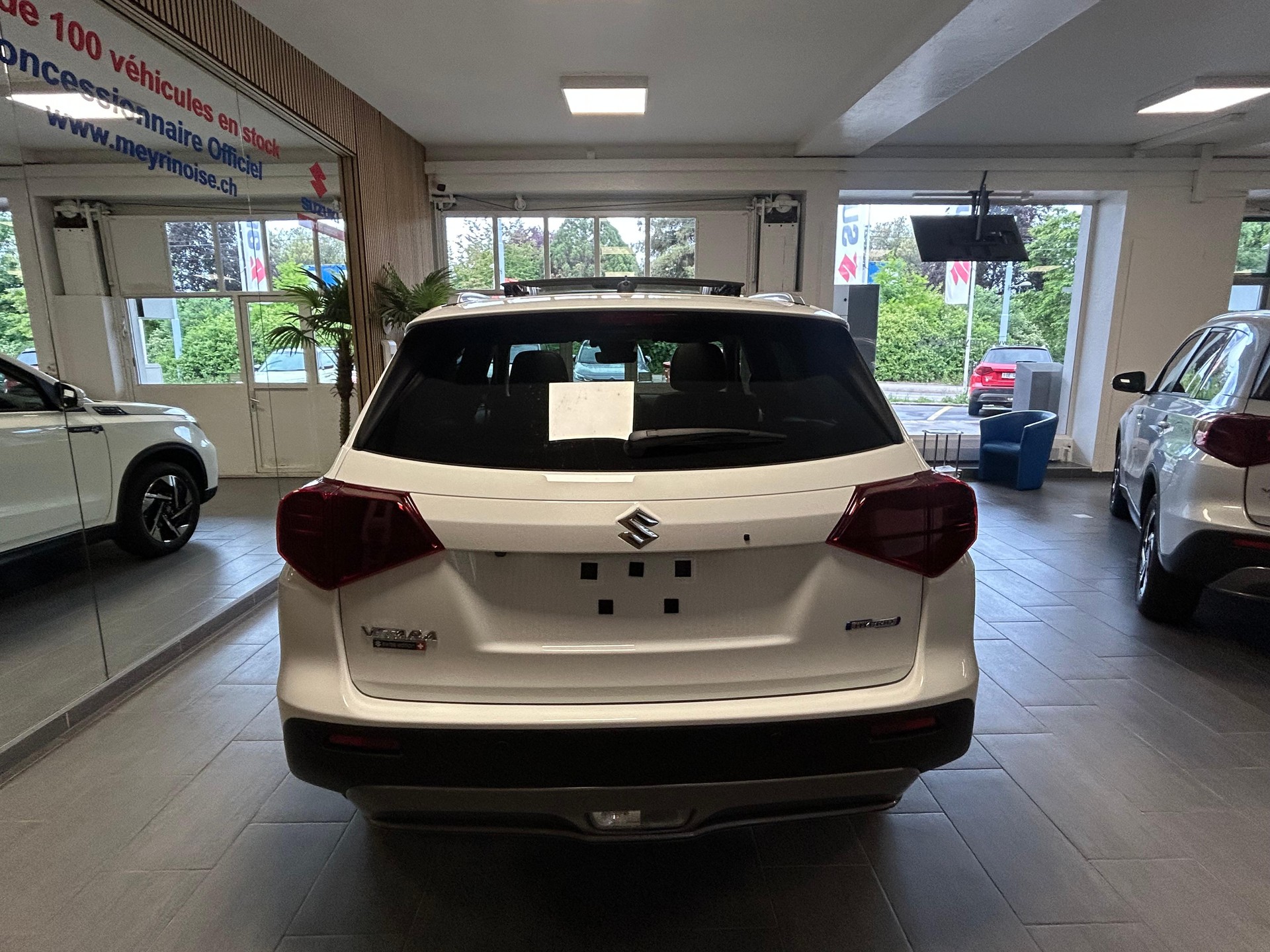 SUZUKI Vitara 1.4 T Sakura Top Hybrid 4x4 4 ROUES HIVER OFFERT-image-6