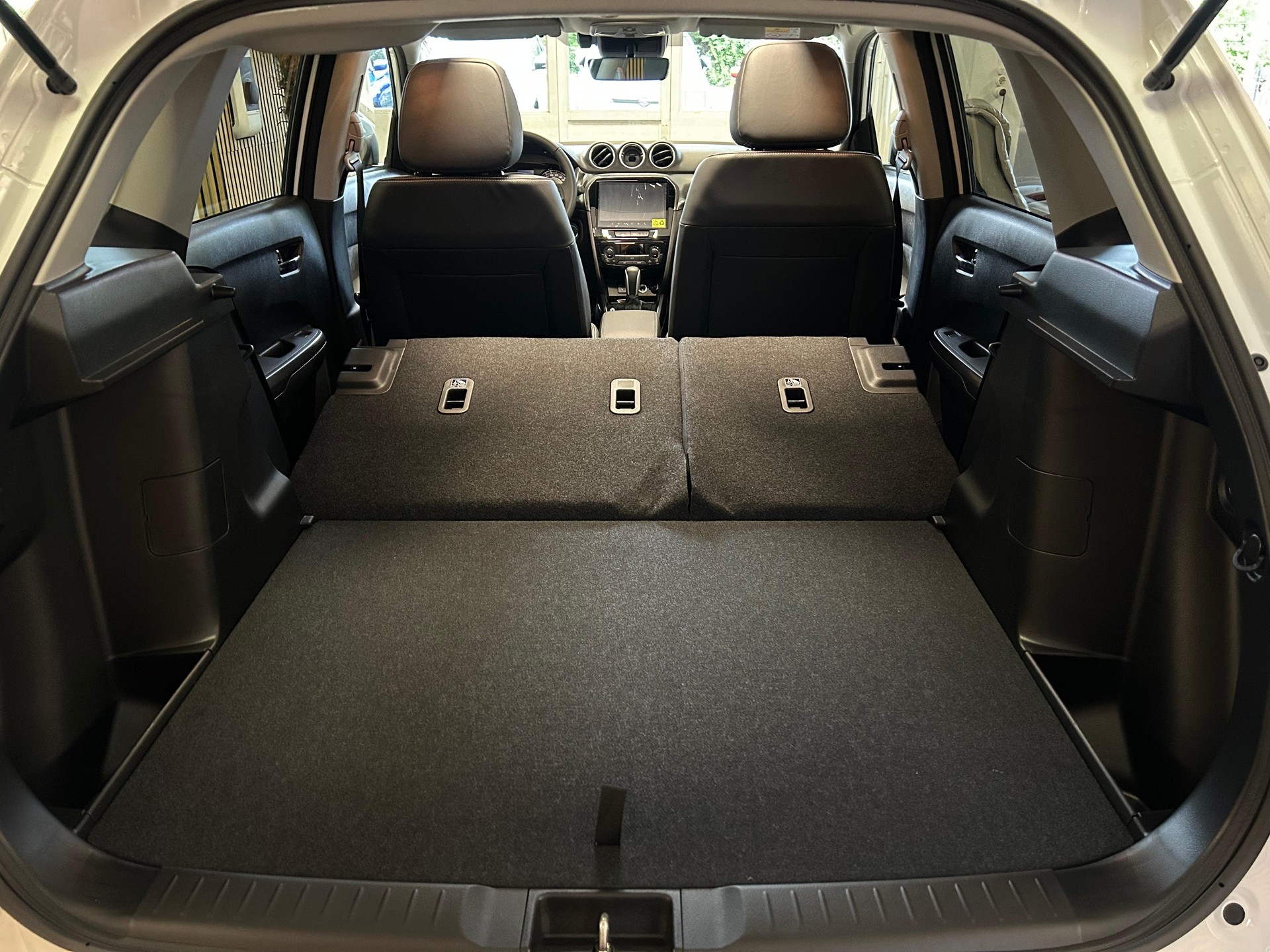 SUZUKI Vitara 1.4 T Sakura Top Hybrid 4x4-image-21