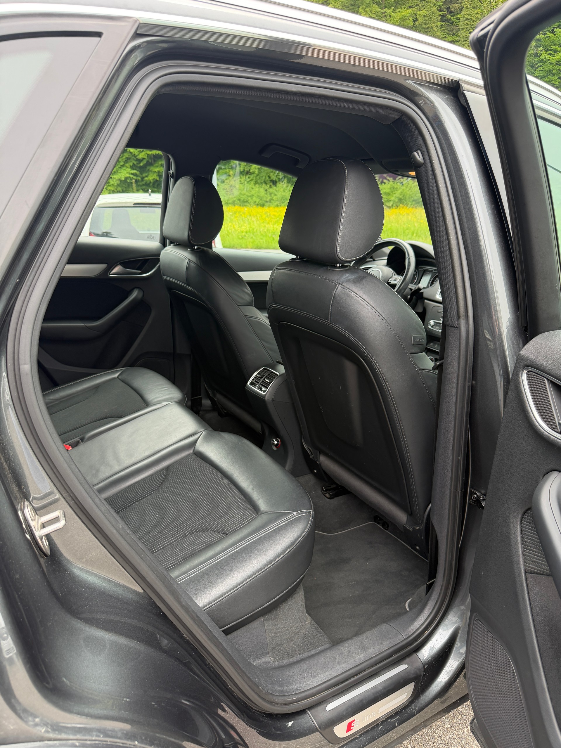 AUDI Q3 2.0 TFSI sport quattro S-tronic-image-11