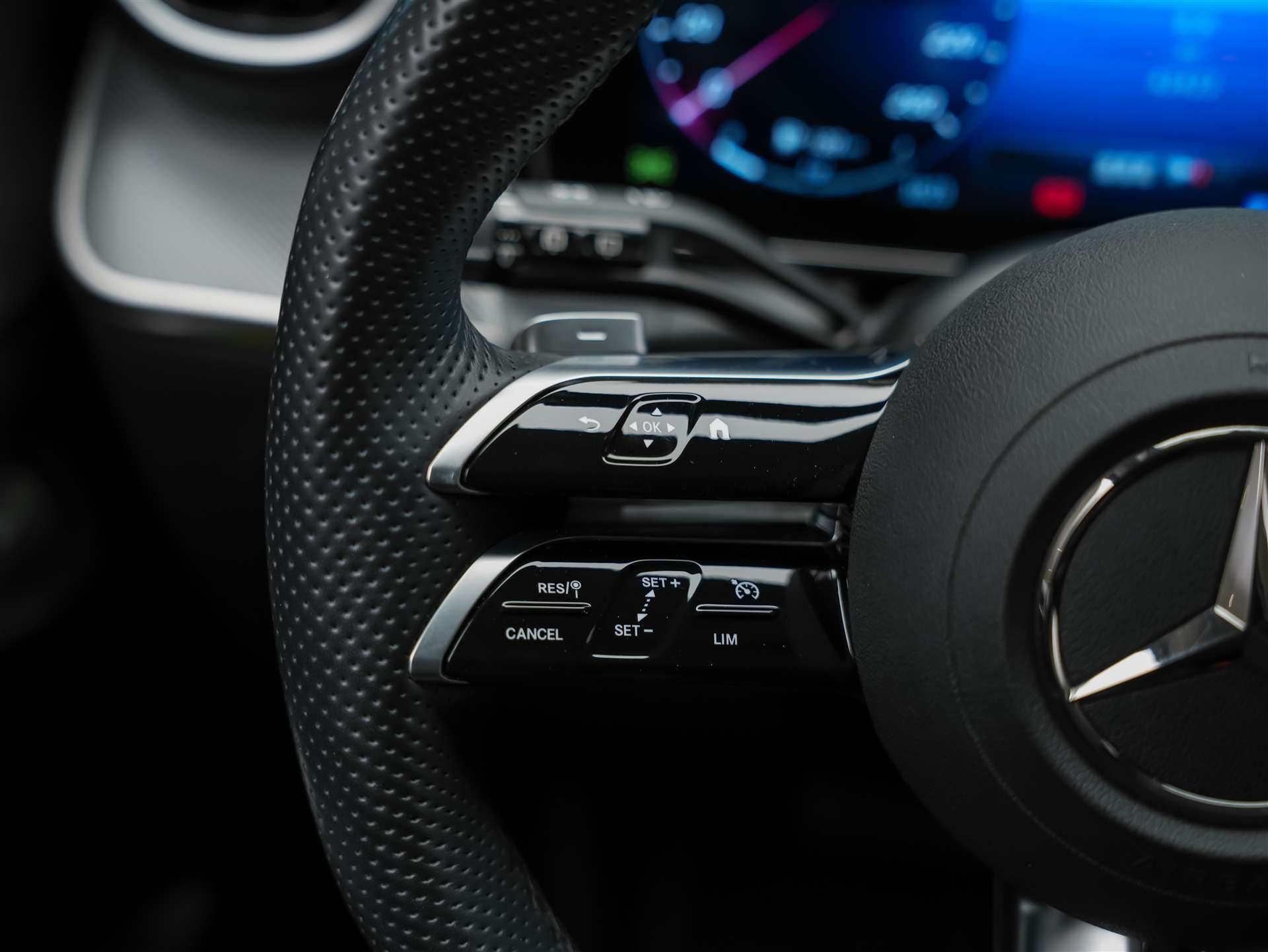 MERCEDES-BENZ GLC 220 d AMG Line 4Matic 9G-Tronic *21 Zoll*AMG Advanced Paket*Burmester*Rückfahrkamera*-image-25