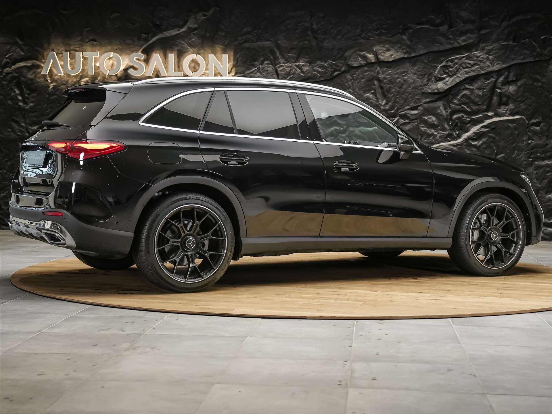 MERCEDES-BENZ GLC 220 d AMG Line 4Matic 9G-Tronic *21 Zoll*AMG Advanced Paket*Burmester*Rückfahrkamera*-image-4