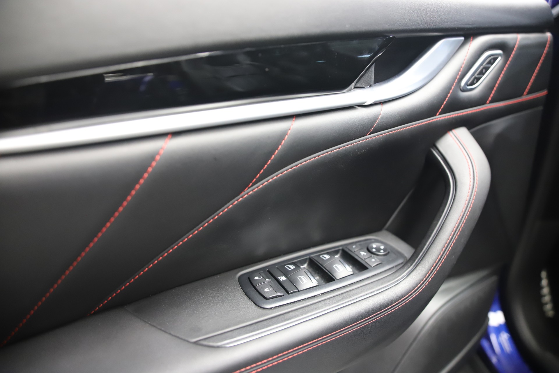 MASERATI Levante 3.0 V6 GranSport Automatica-image-9