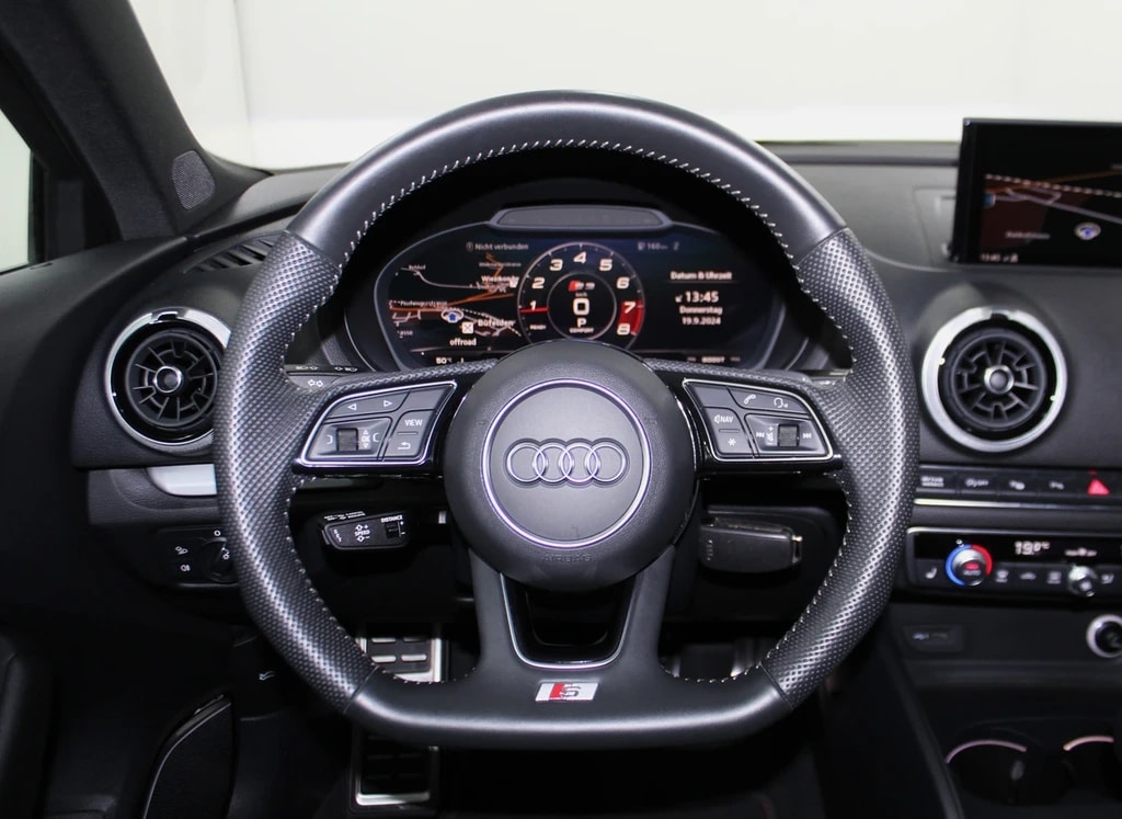 AUDI S3 Sportback 2.0 TFSI quattro S-tronic / CH- Fahrzeug-image-13
