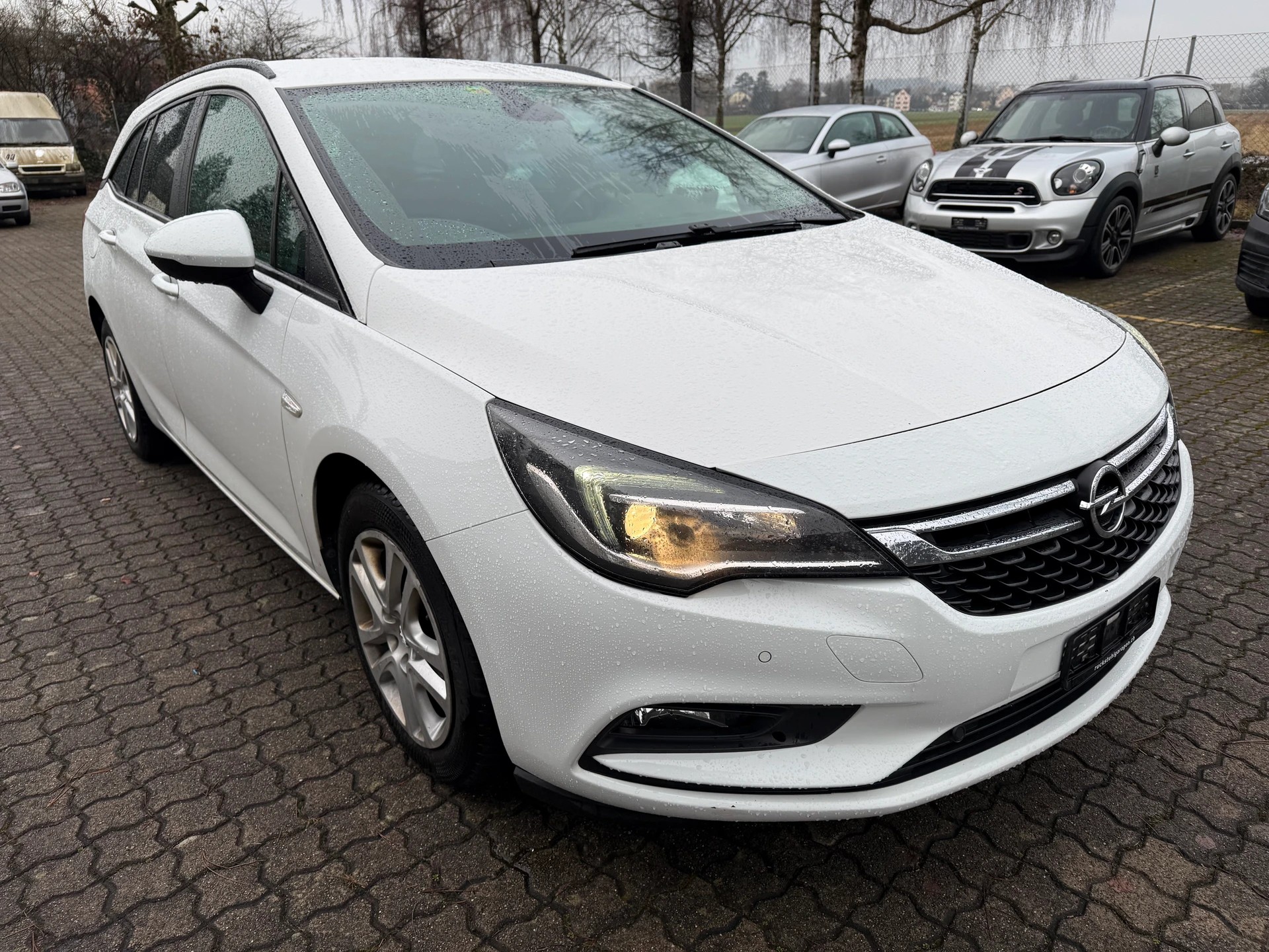OPEL Astra Sports Tourer 1.4i Turbo Enjoy Automatic-image-2