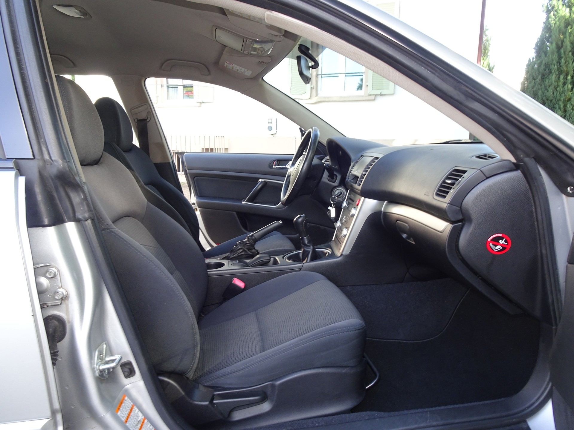 SUBARU Legacy 2.0R AWD Swiss-image-6
