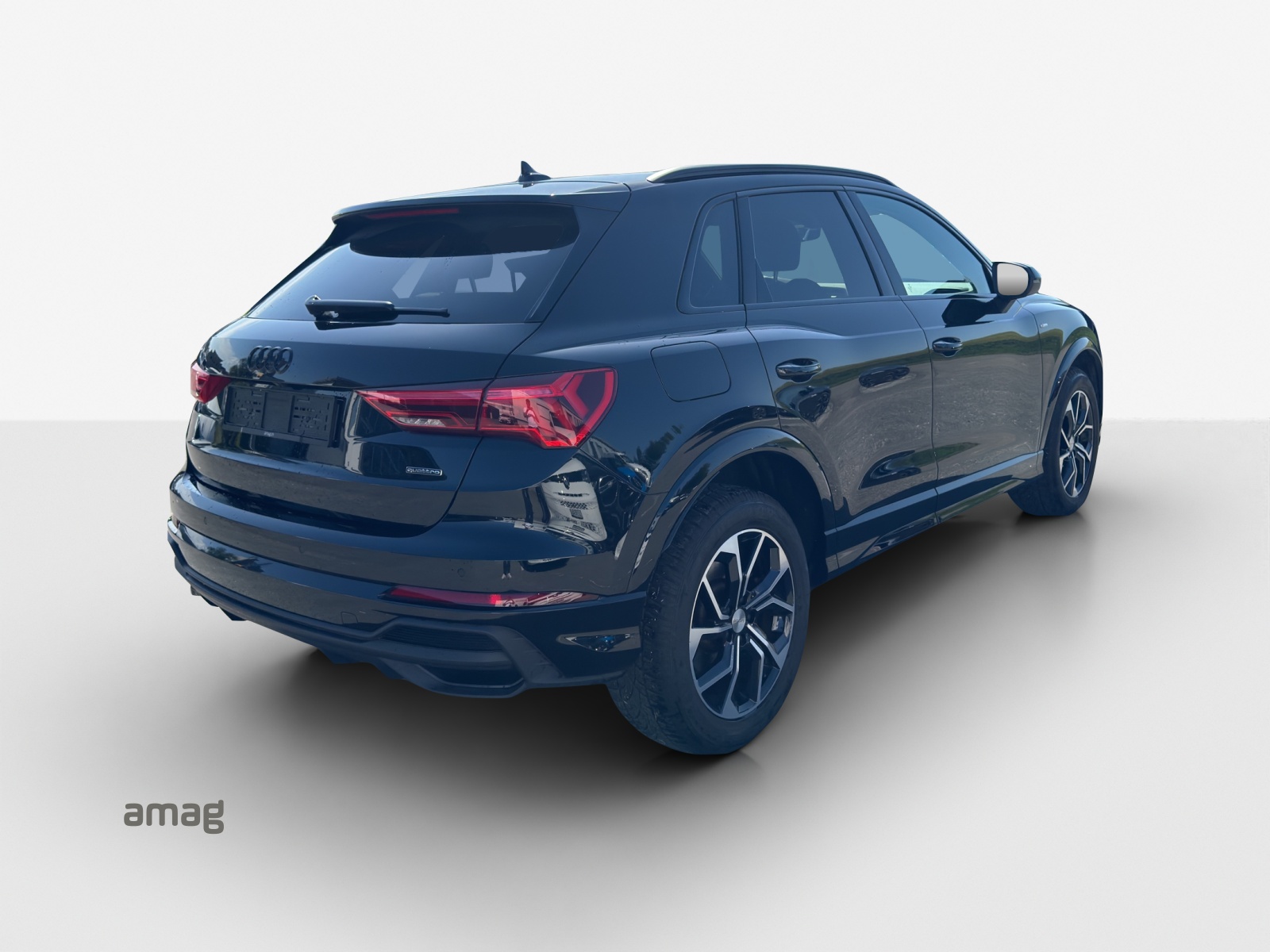 AUDI Q3 Sportback 40 TFSI S line quattro S-tronic-image-4