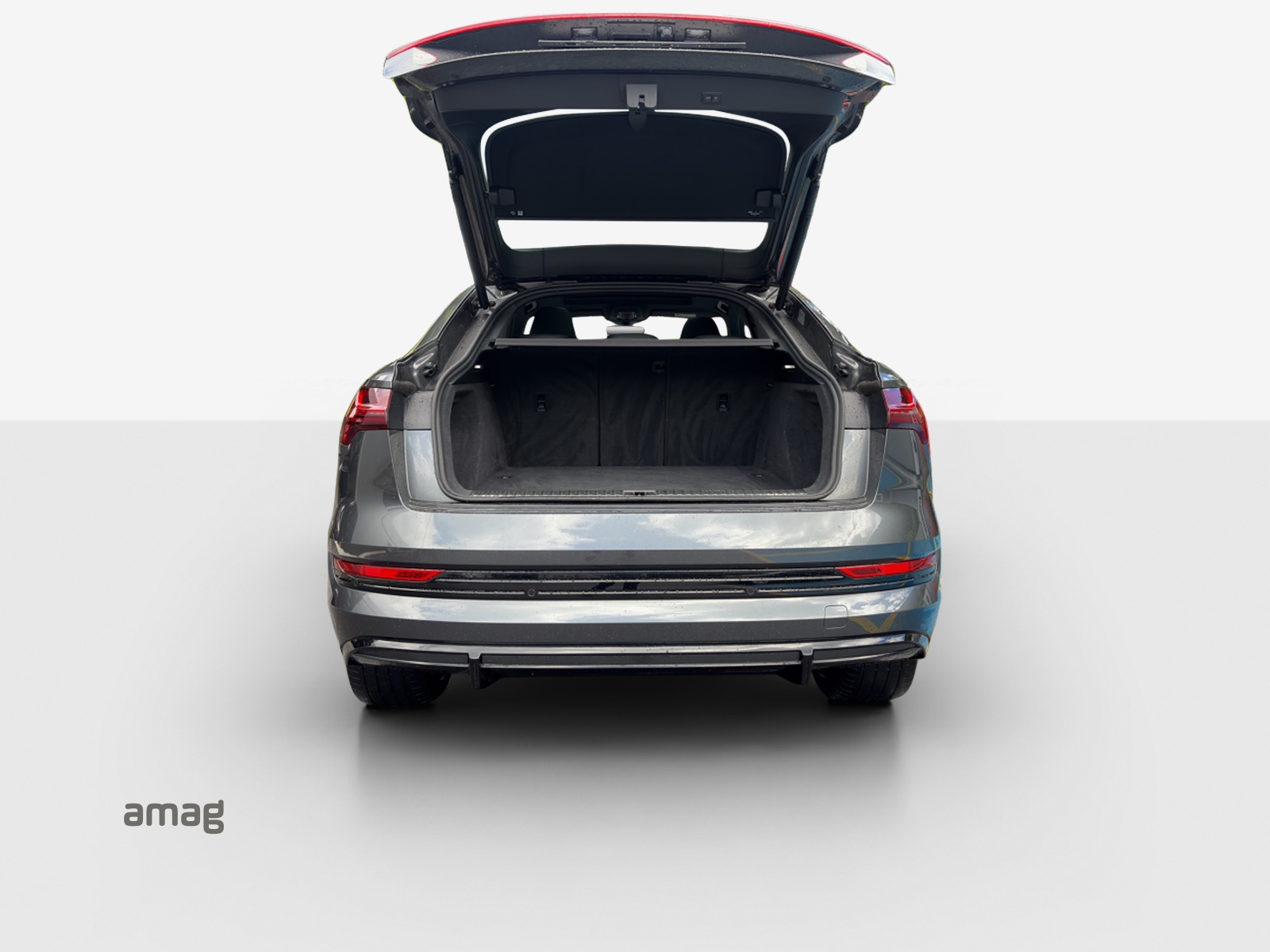 AUDI e-tron 55 Sportback S Line quattro-image-12
