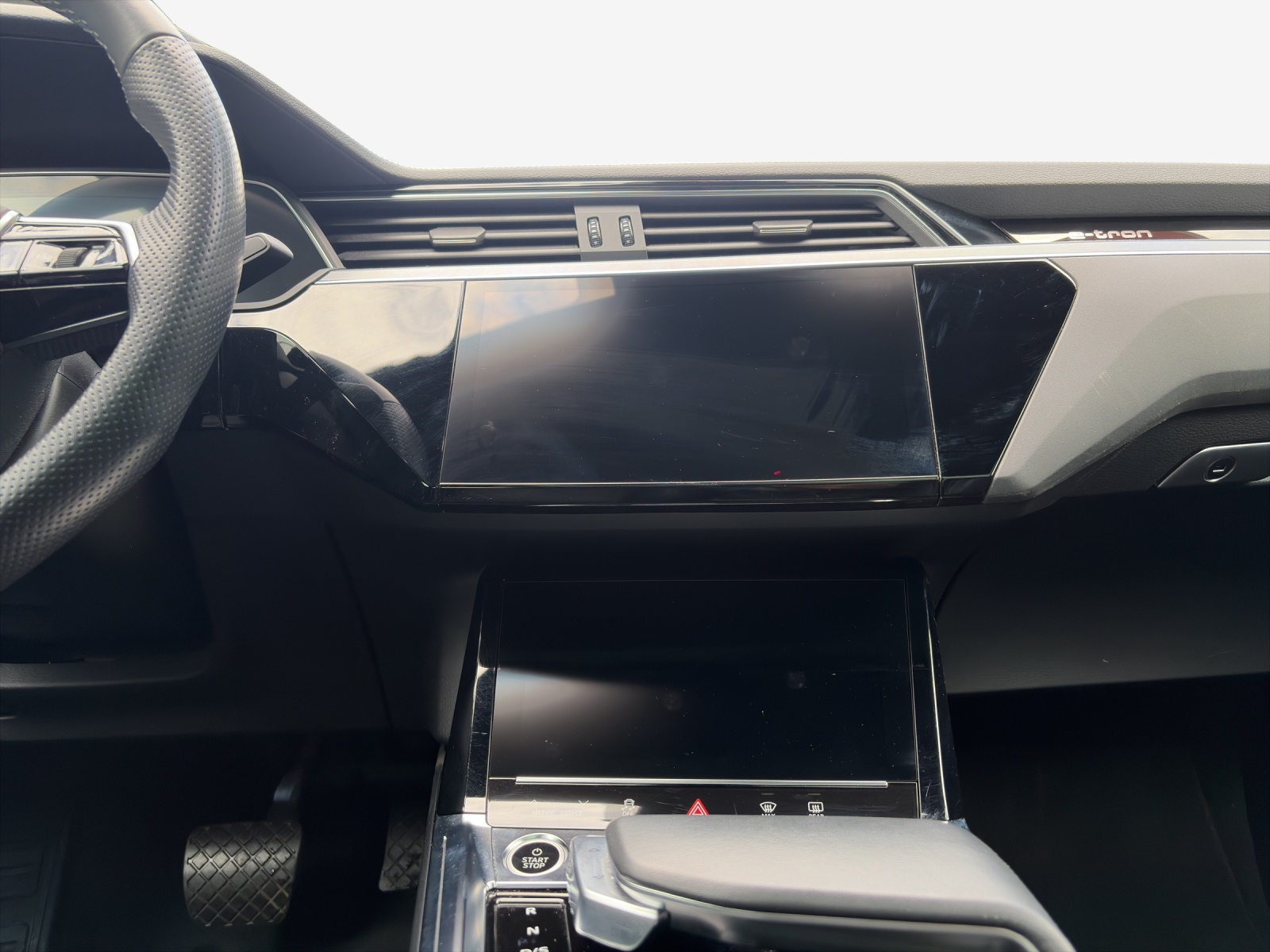 AUDI e-tron 55 Sportback S Line quattro-image-10