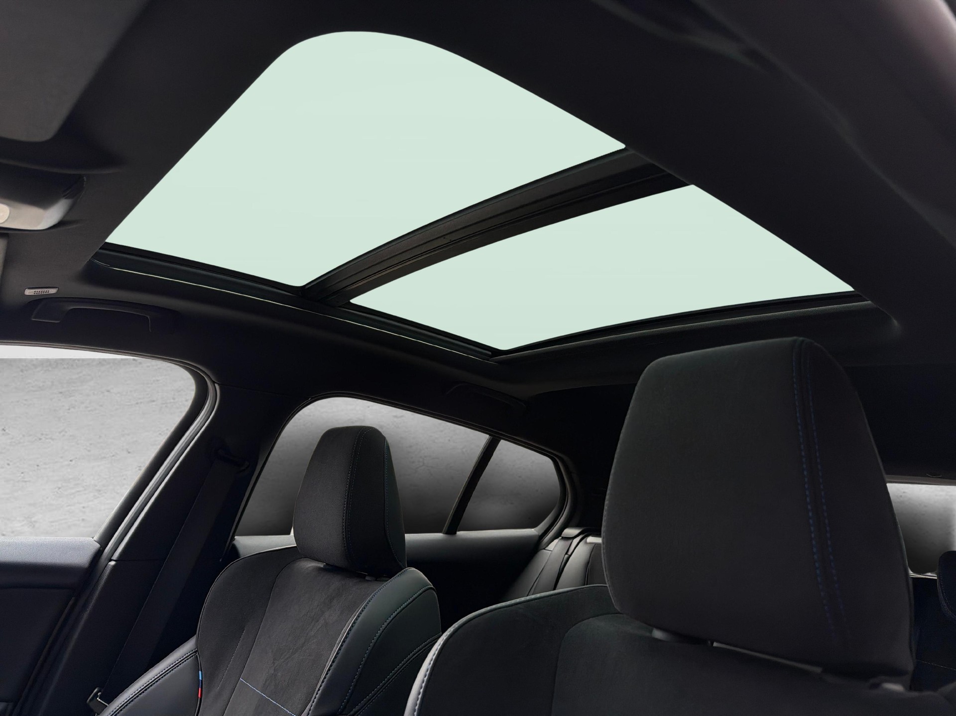 BMW 123 xDrive-image-19