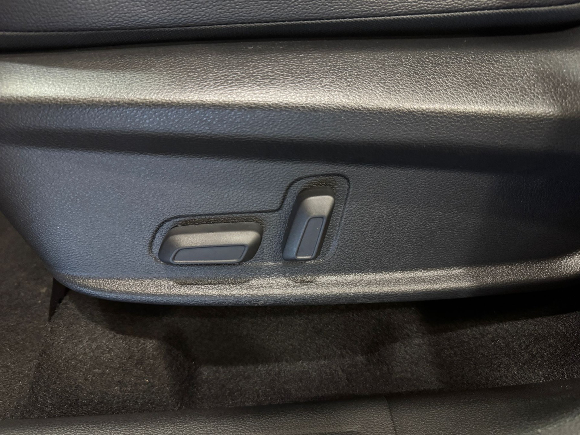 MAXUS T60 Luxury Max 2.0TDI 4x4 Automat-image-14