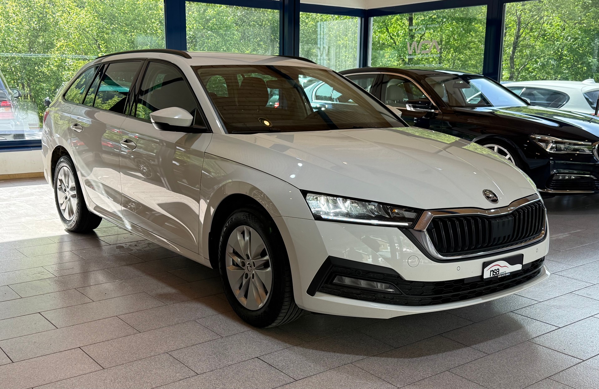 SKODA Octavia Combi 2.0 TDI DSG Ambition-image-2
