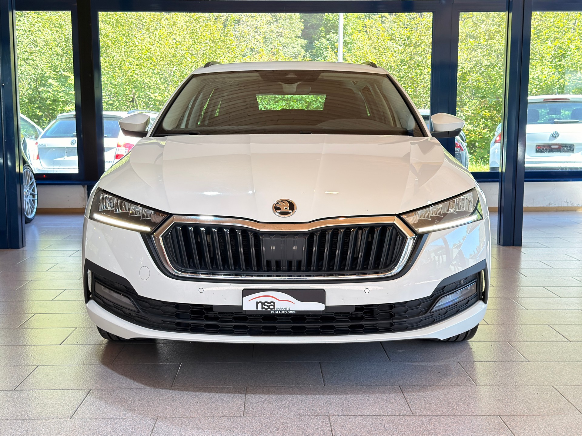 SKODA Octavia Combi 2.0 TDI DSG Ambition-image-1