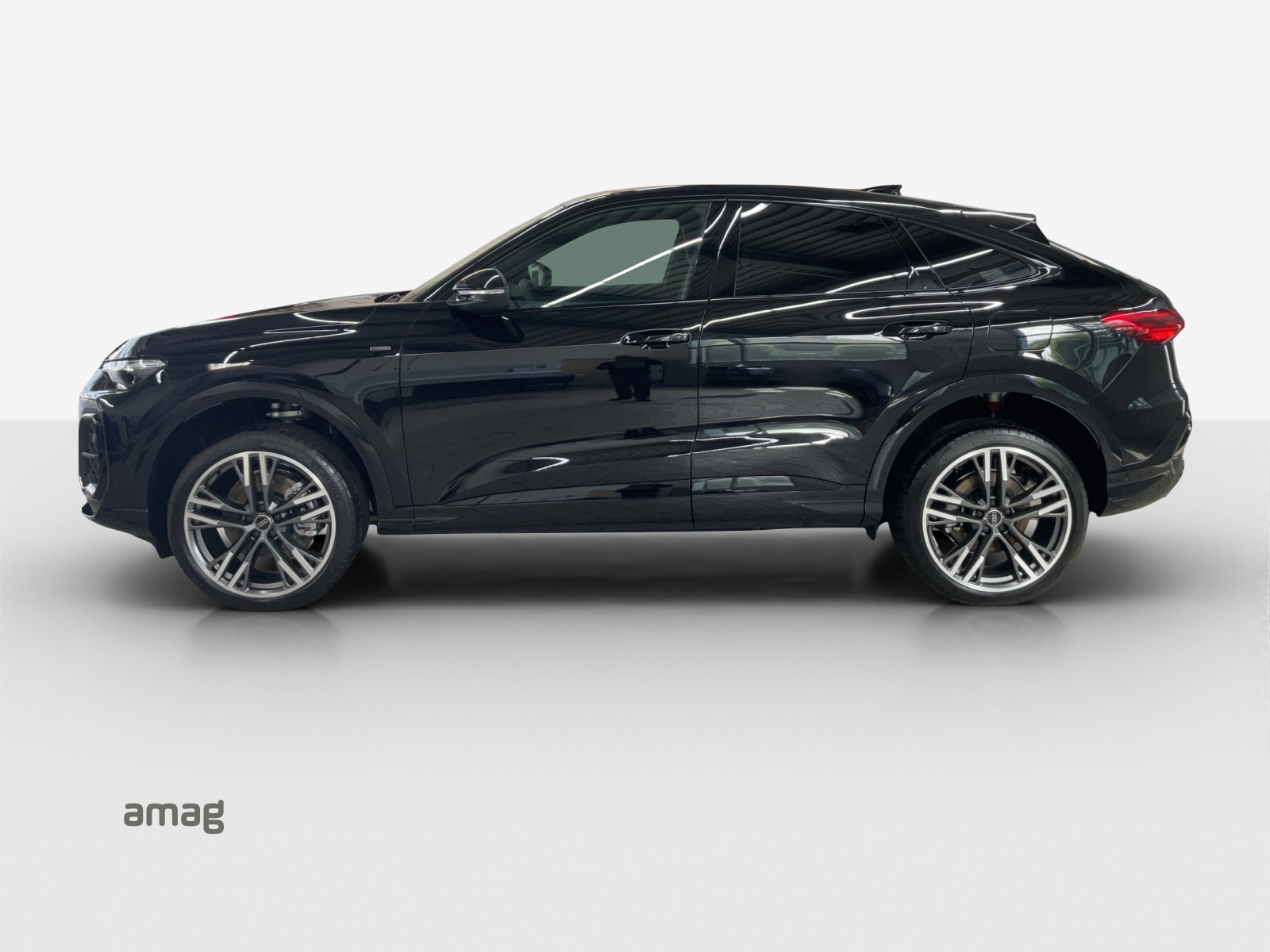 AUDI Q5 e-hybrid quattro 220 kW S-tronic-showroom-element-1