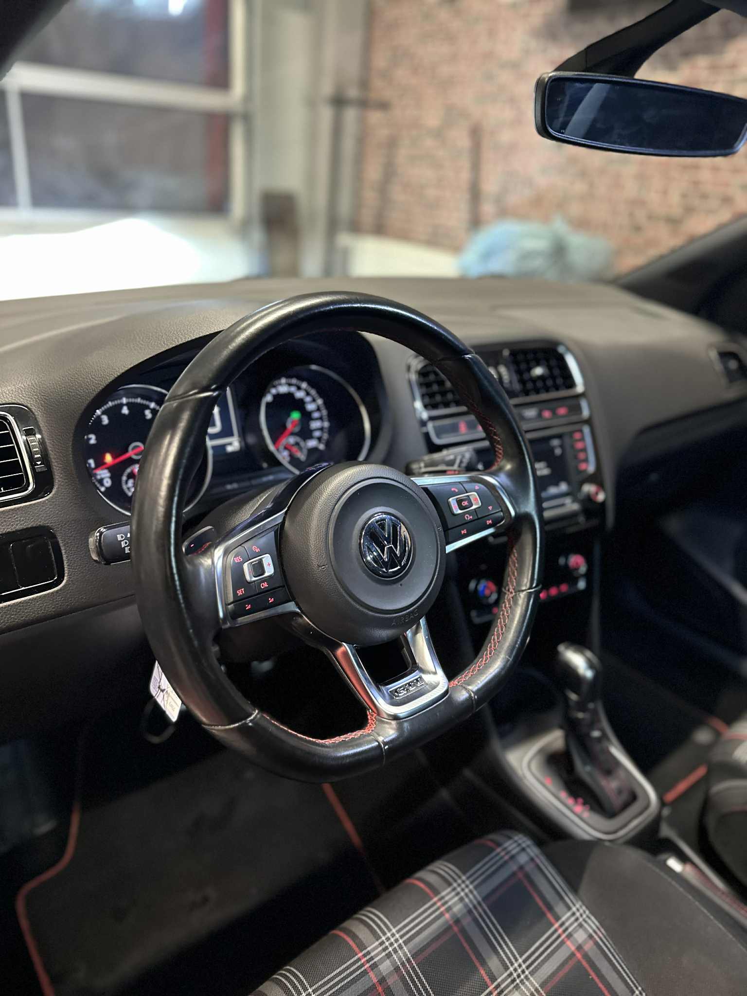 VW Polo 1.8 TSI GTI DSG-image-8