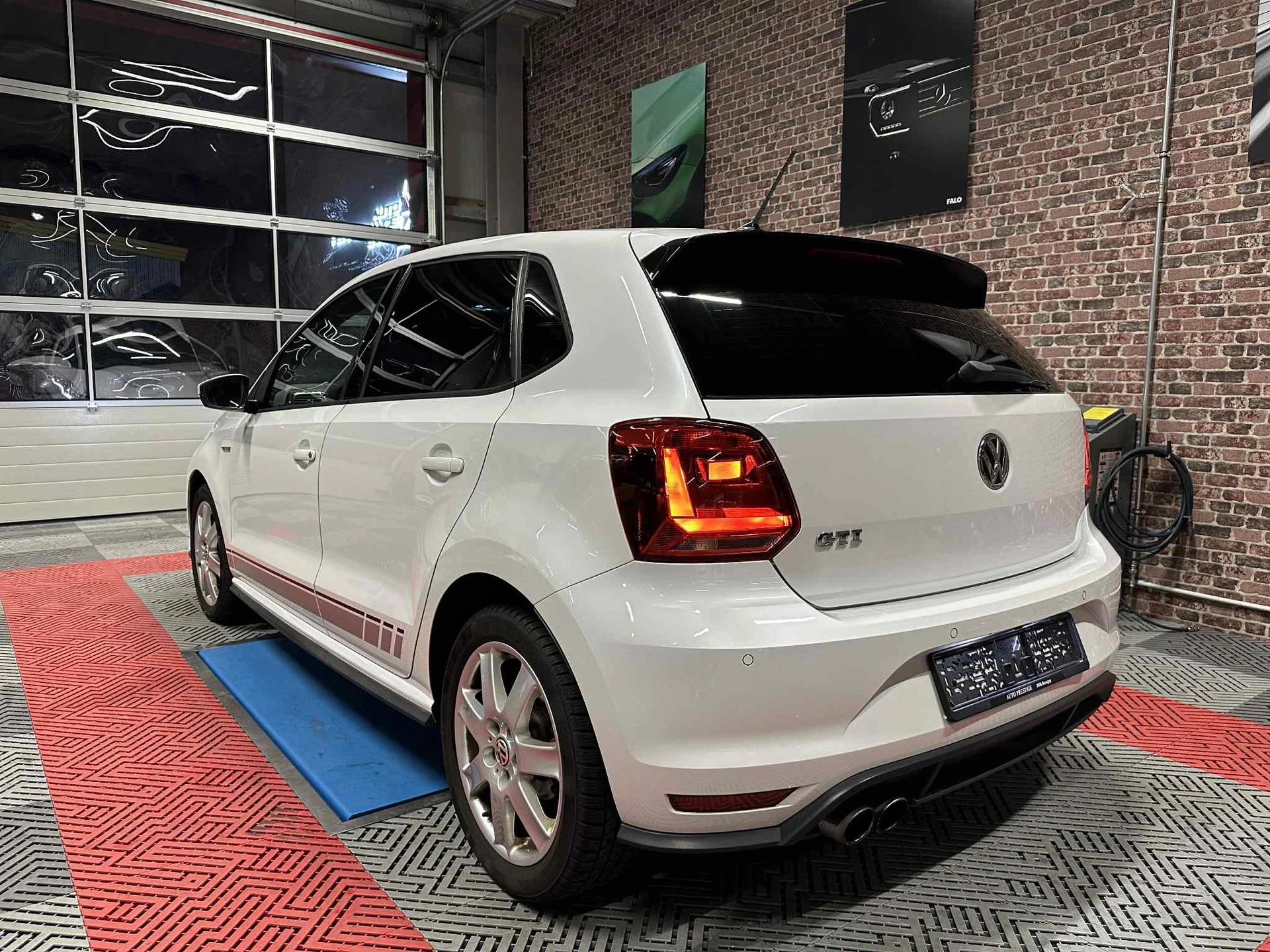 VW Polo 1.8 TSI GTI DSG-image-2