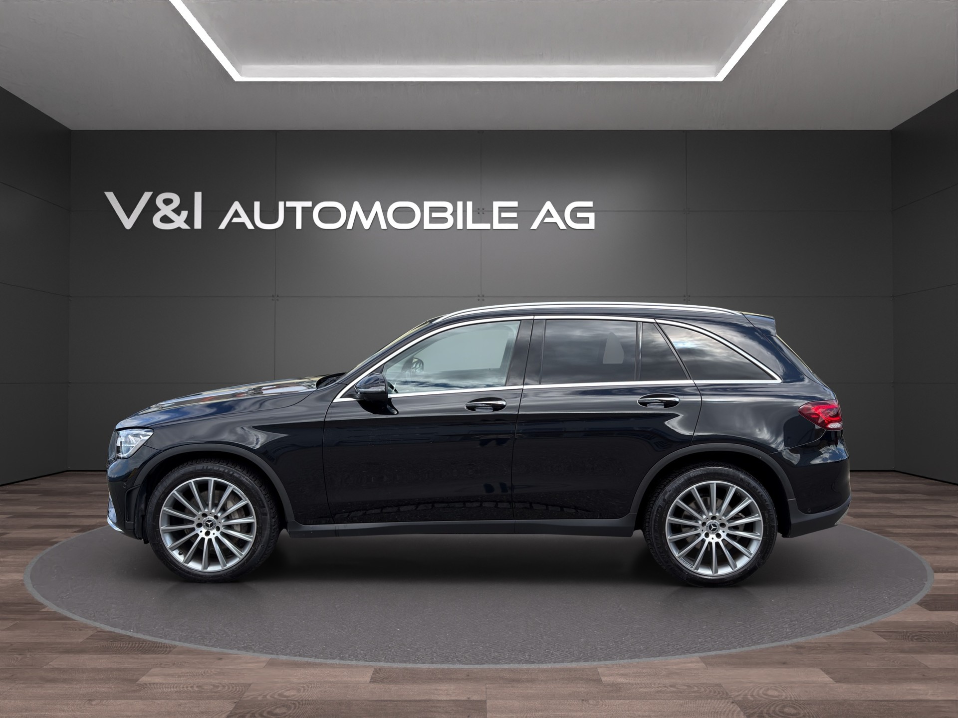 MERCEDES-BENZ GLC 300 d AMG Line 4Matic 9G-Tronic-image-6