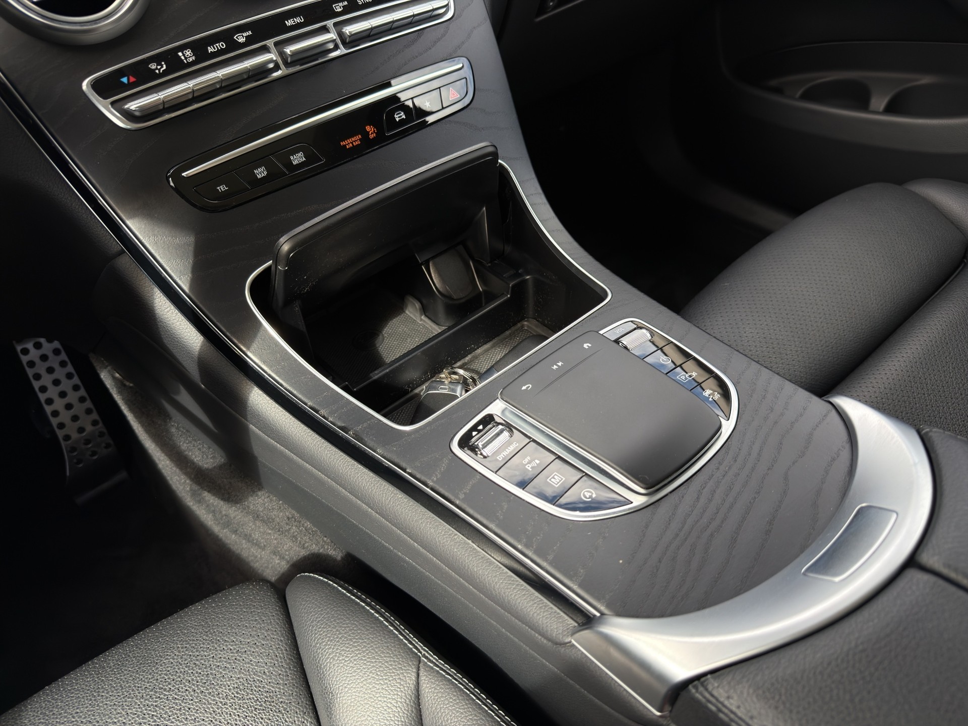 MERCEDES-BENZ GLC 300 d AMG Line 4Matic 9G-Tronic-image-16