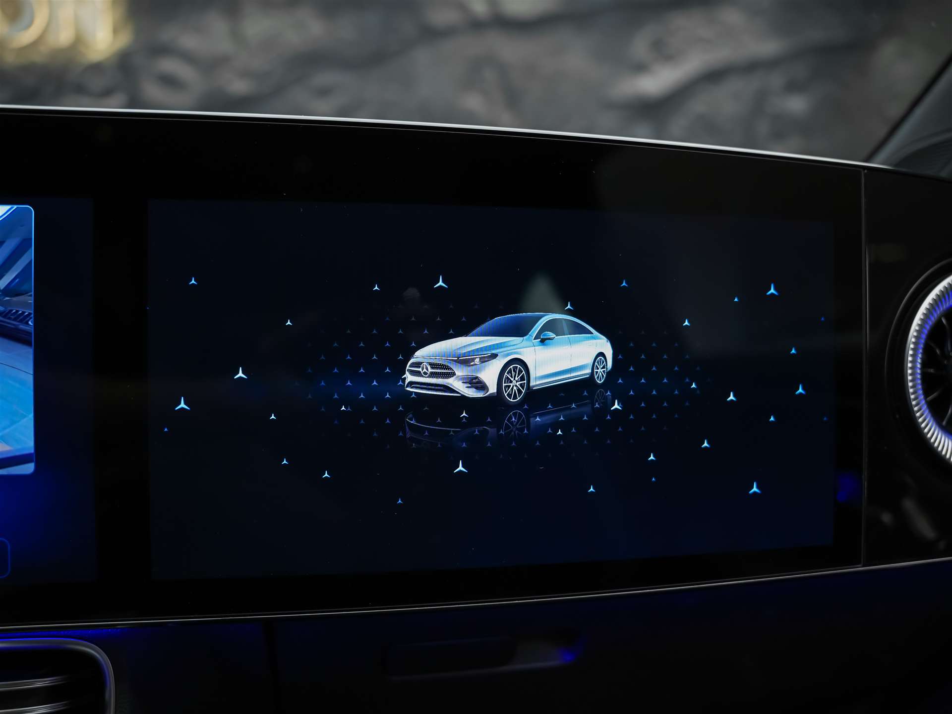 MERCEDES-BENZ CLA 200 8G-DCT *NEUES MODELL*Panorama*Superscreen*Abstandsregler*-image-37