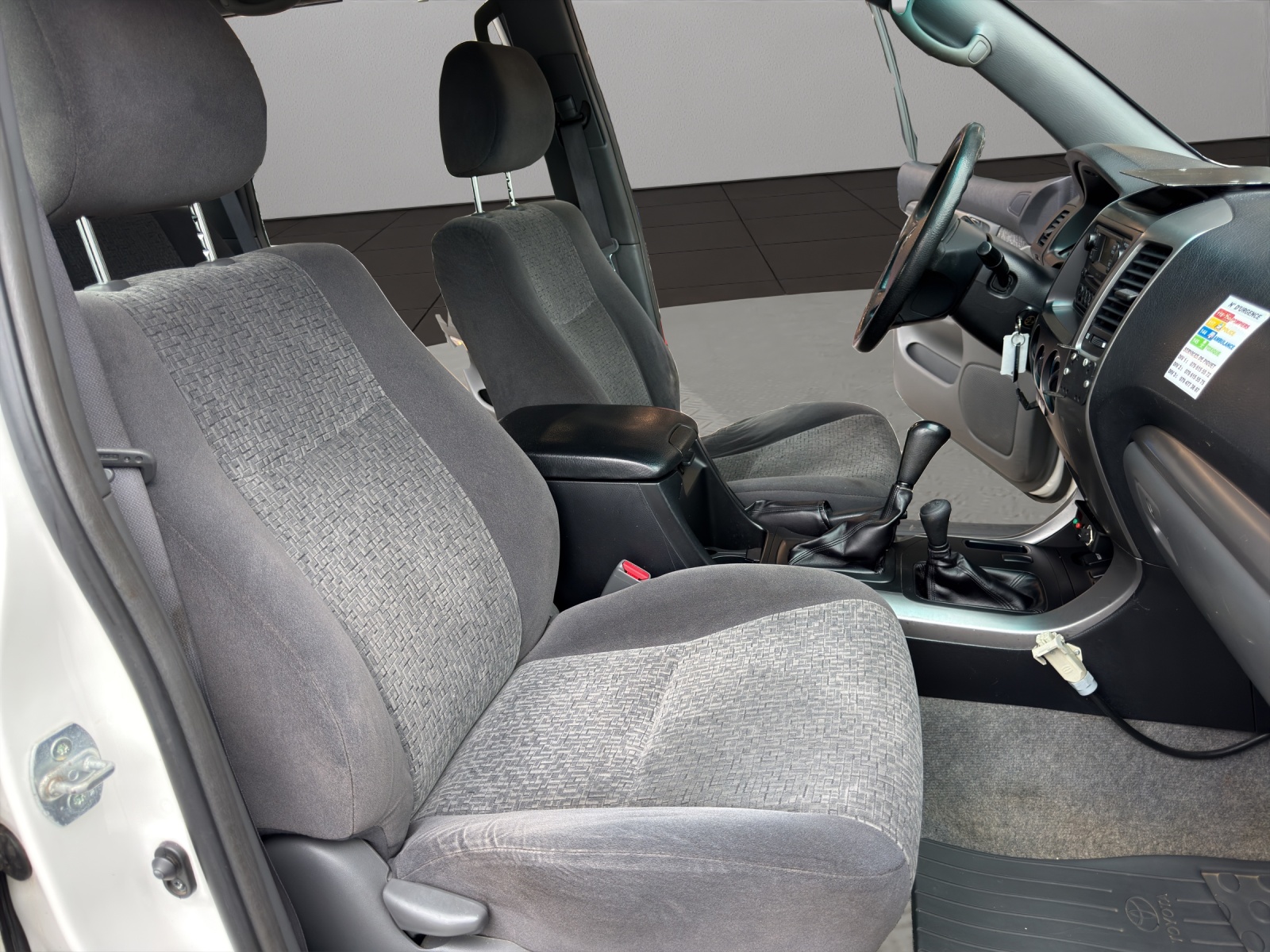 TOYOTA Land Cruiser 3.0 TD Linea Sol Executive-image-16