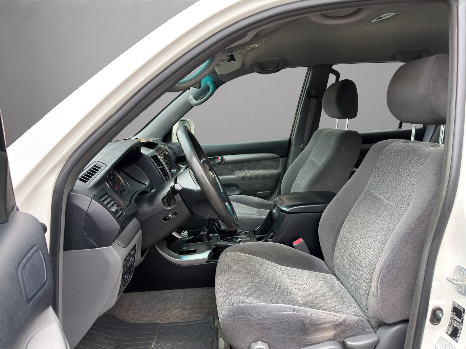 TOYOTA Land Cruiser 3.0 TD Linea Sol Executive-image-8