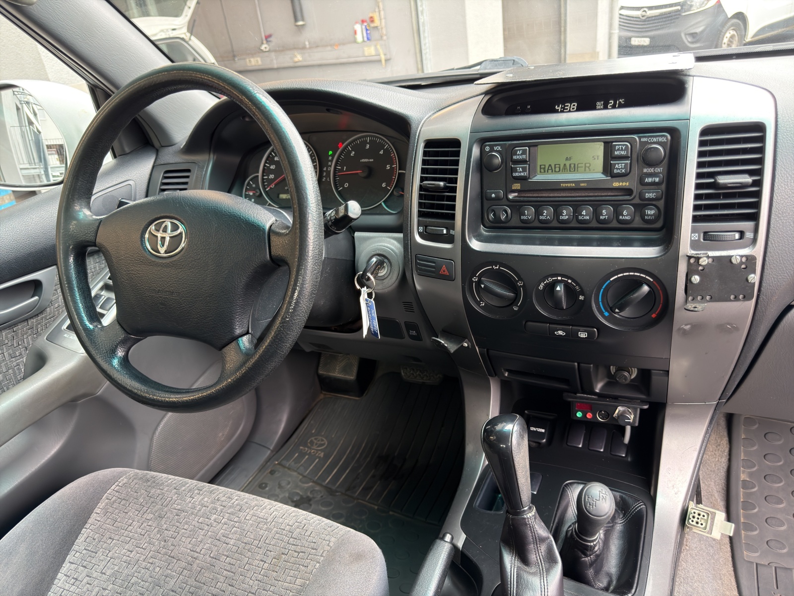 TOYOTA Land Cruiser 3.0 TD Linea Sol Executive-image-24