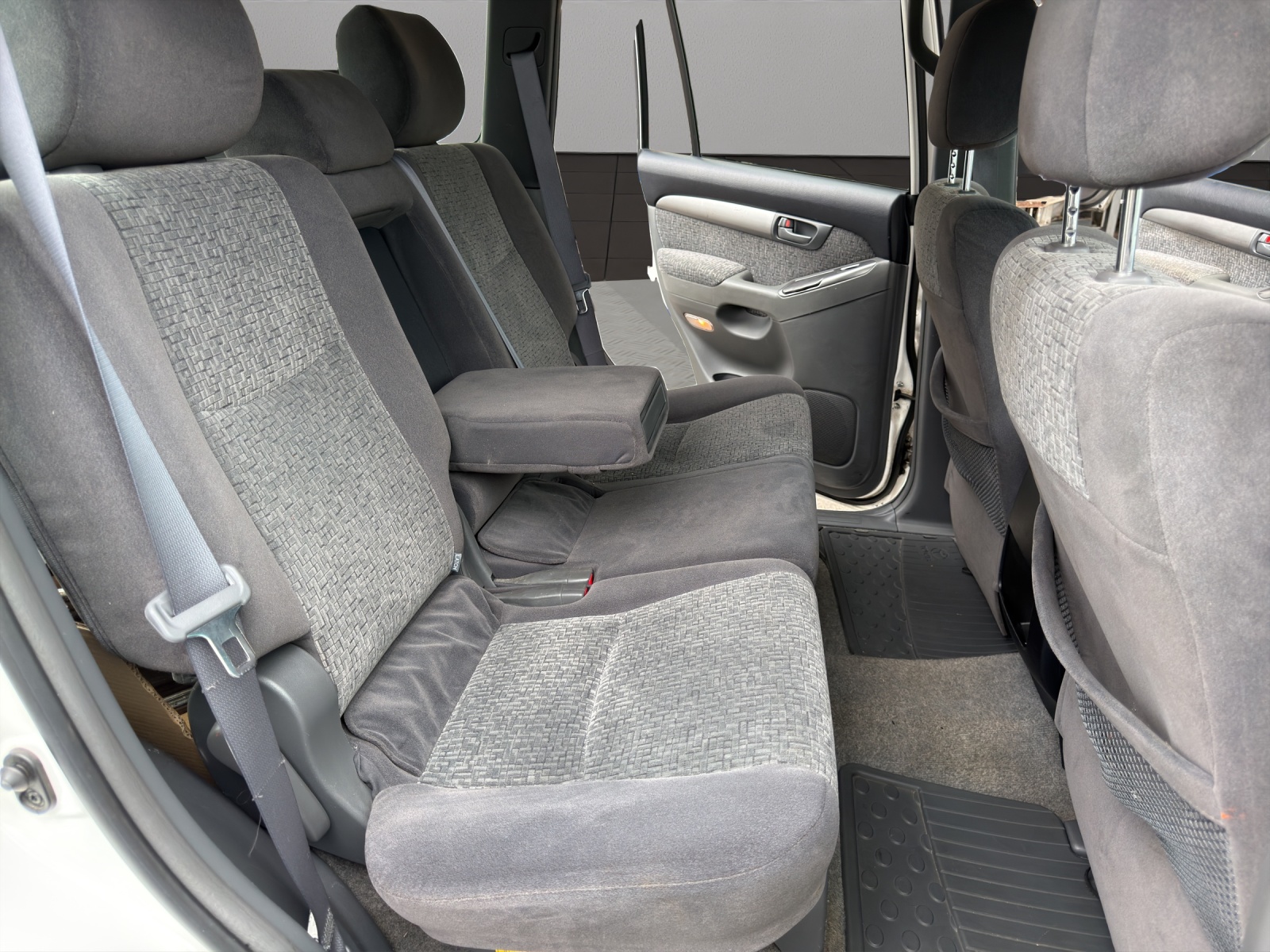 TOYOTA Land Cruiser 3.0 TD Linea Sol Executive-image-17
