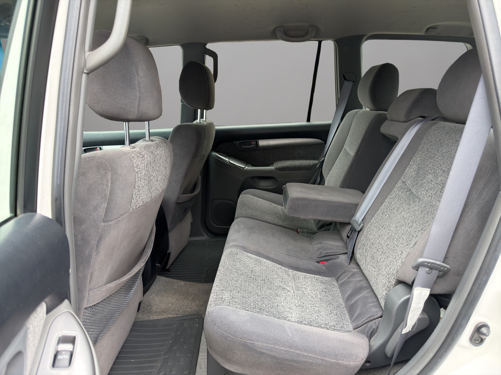 TOYOTA Land Cruiser 3.0 TD Linea Sol Executive-image-12