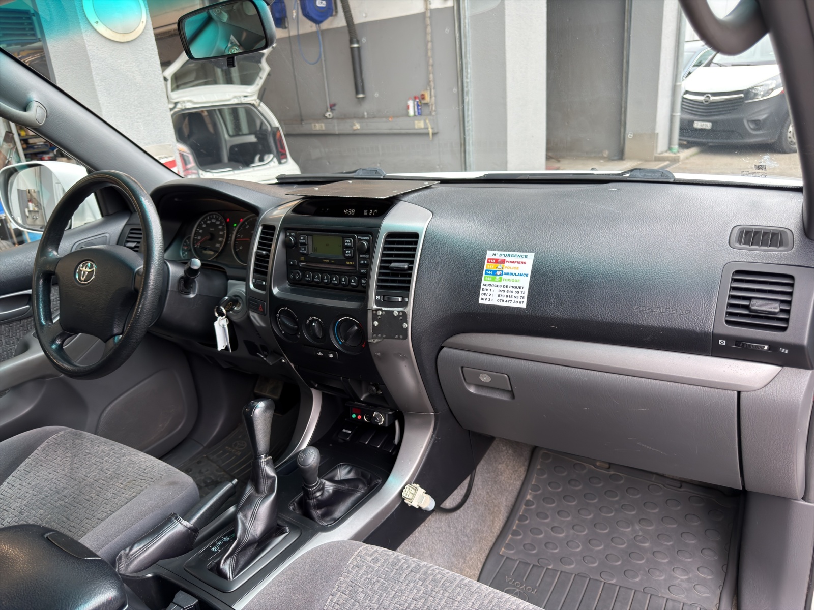 TOYOTA Land Cruiser 3.0 TD Linea Sol Executive-image-23