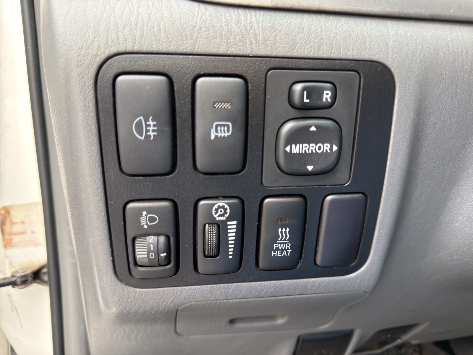 TOYOTA Land Cruiser 3.0 TD Linea Sol Executive-image-21