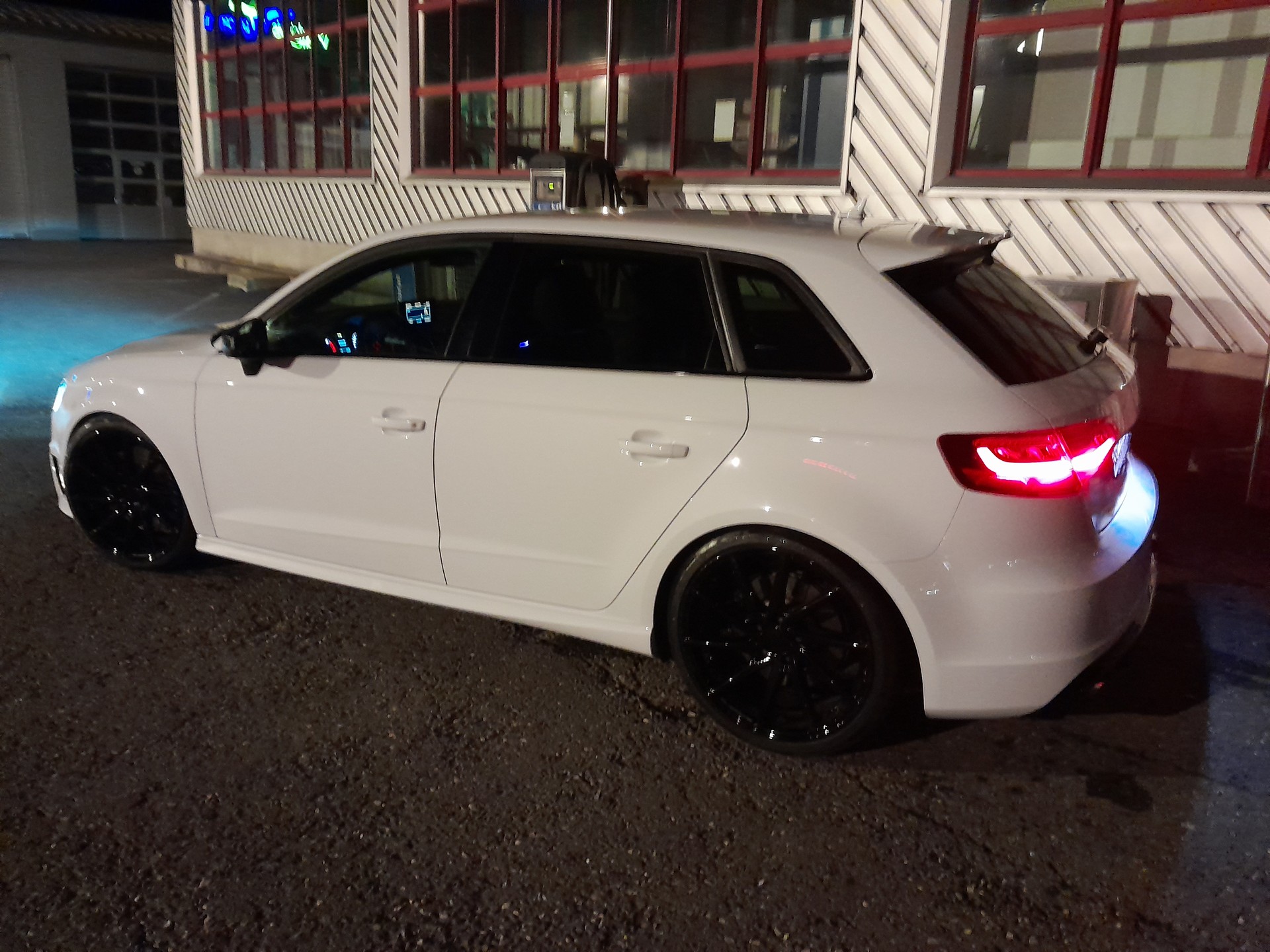 AUDI 2.0 T FSI quattro S-Tronic-image-0
