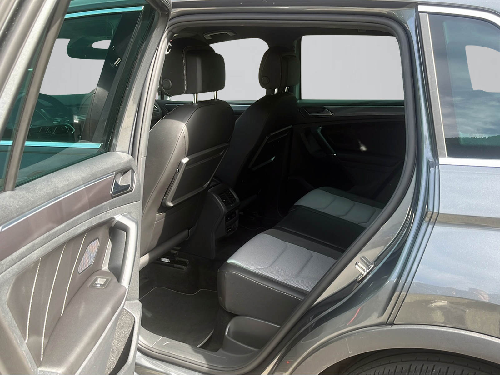 VW Tiguan 2.0TSI Highline 4Motion DSG-image-2