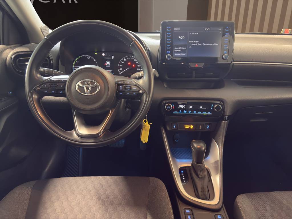 TOYOTA Yaris 1.5 Comfort e-CVT-image-4