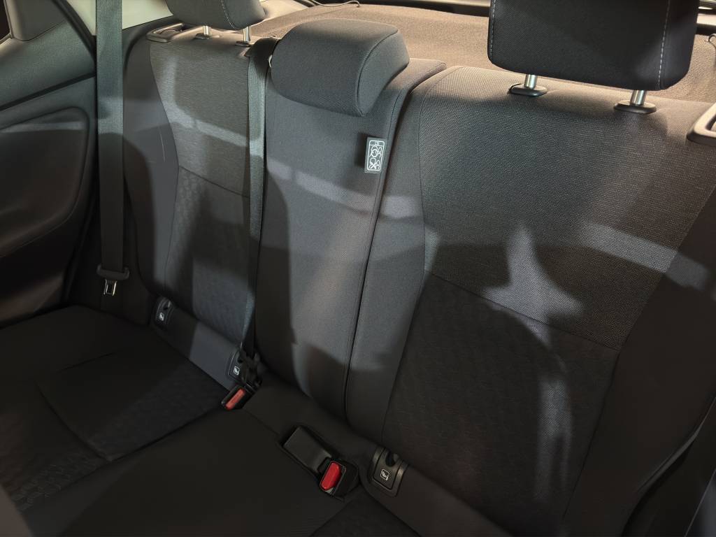TOYOTA Yaris 1.5 Comfort e-CVT-image-8