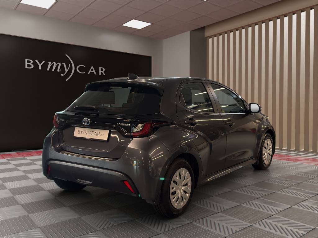 TOYOTA Yaris 1.5 Comfort e-CVT-image-2
