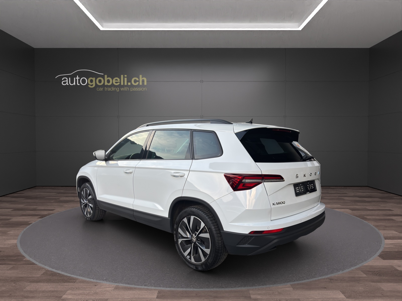 SKODA Karoq 2.0 TDI CR Style 4x4 DSG-image-1