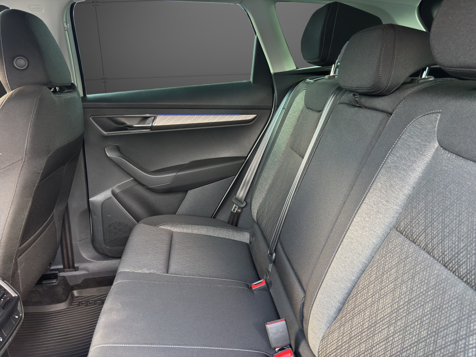 SKODA Karoq 2.0 TDI CR Style 4x4 DSG-image-11