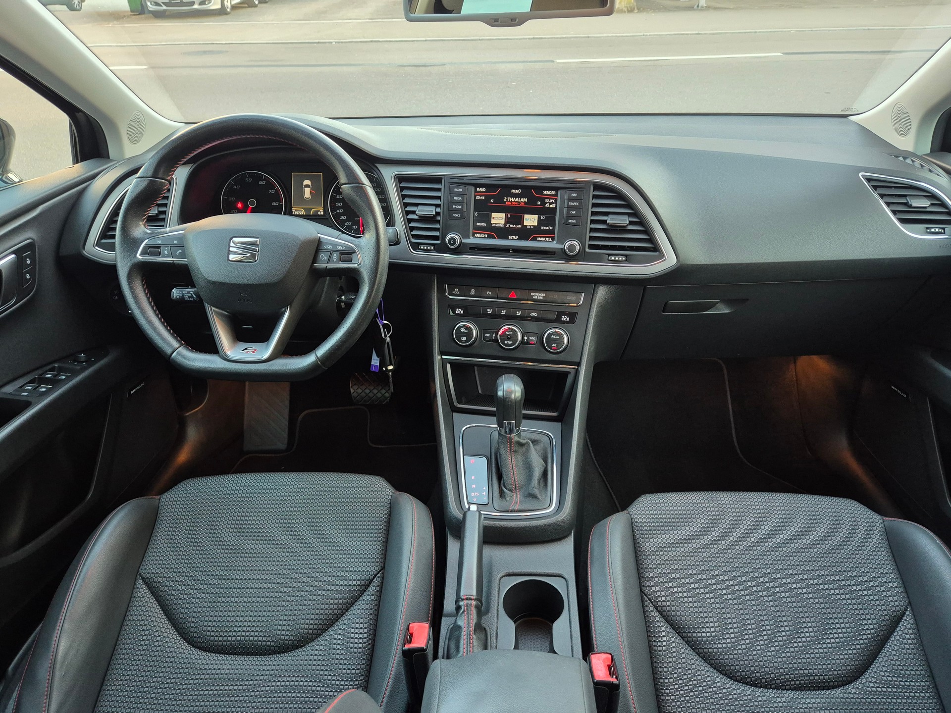 SEAT Leon ST 1.8 TSI FR DSG-image-6
