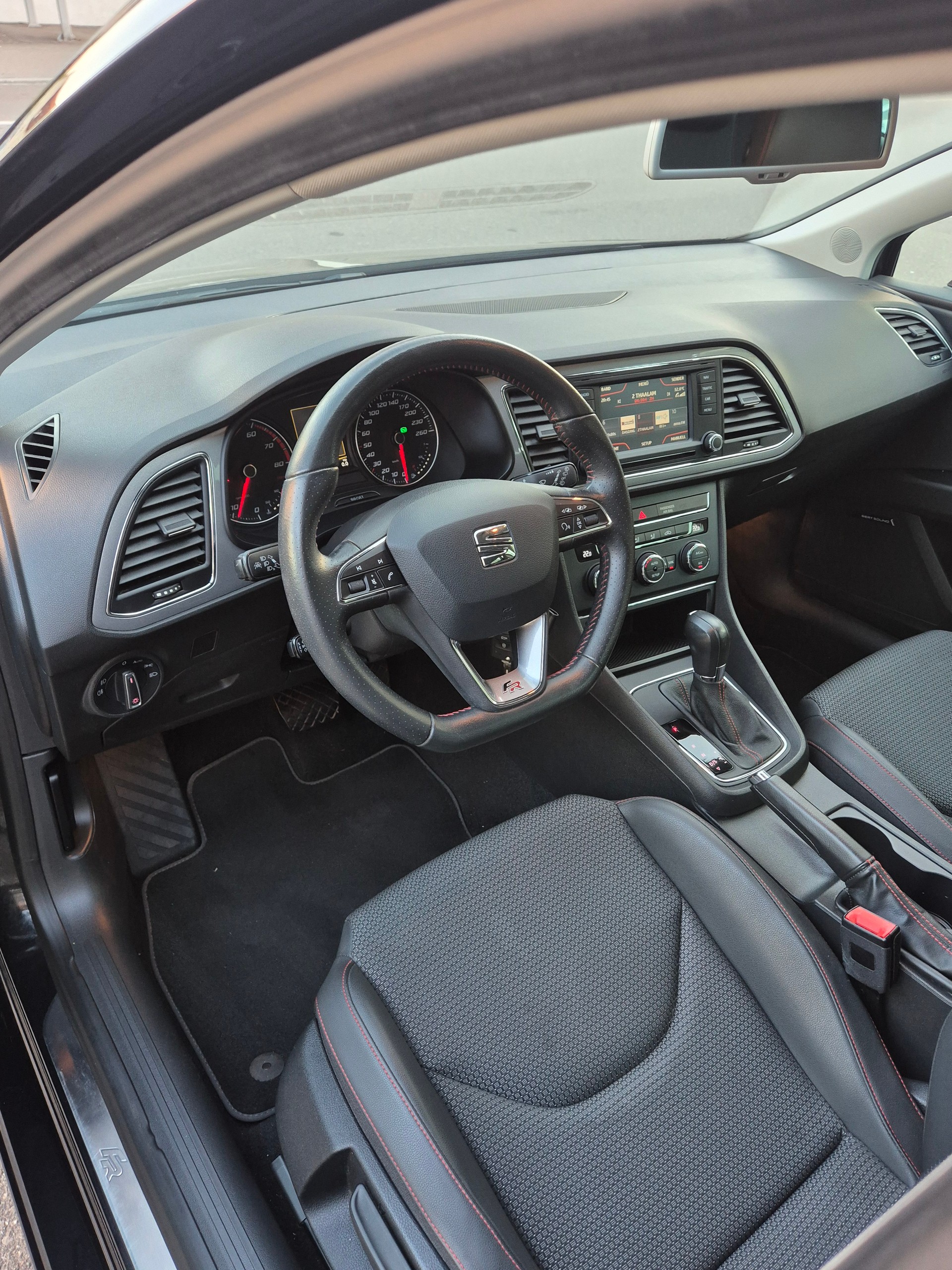 SEAT Leon ST 1.8 TSI FR DSG-image-9