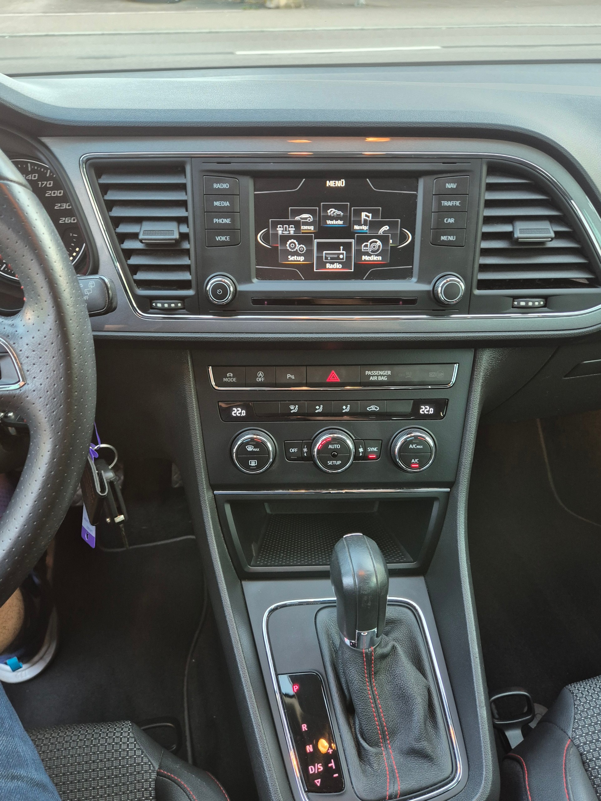 SEAT Leon ST 1.8 TSI FR DSG-image-10