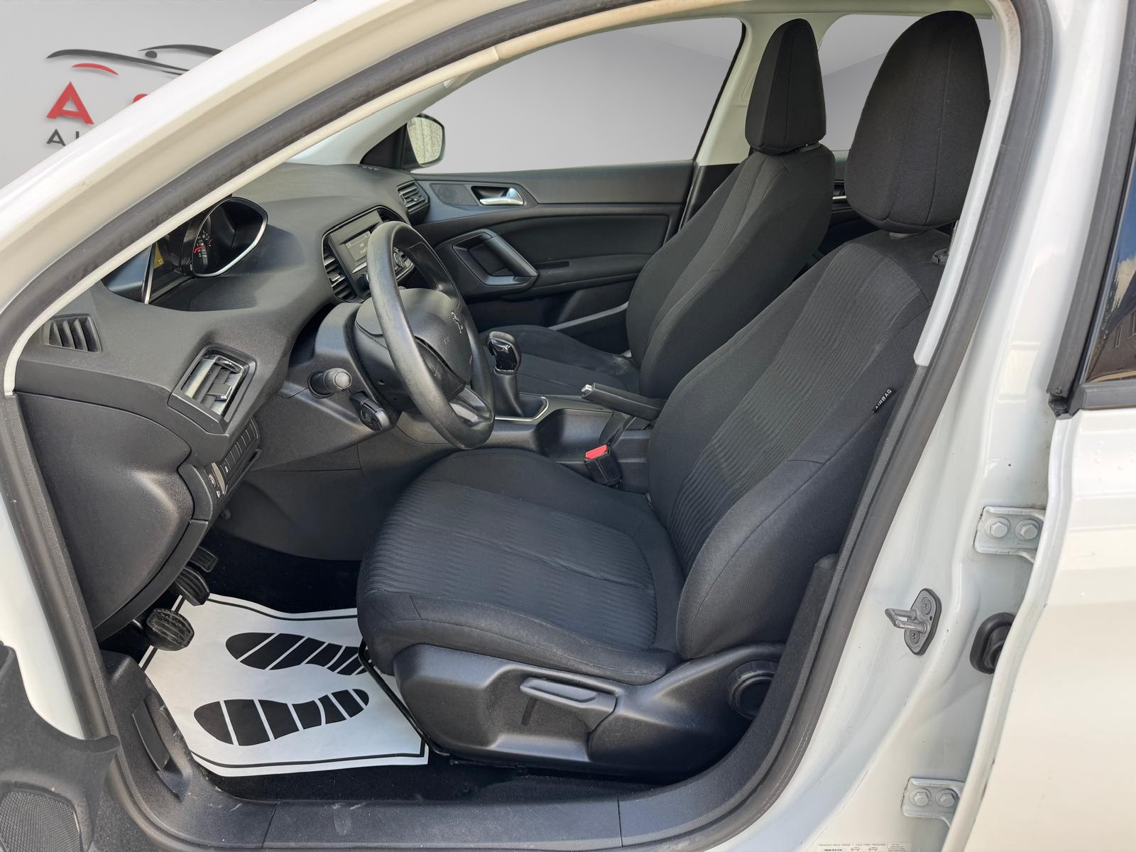 PEUGEOT 308 1.2 VTi Access-image-12