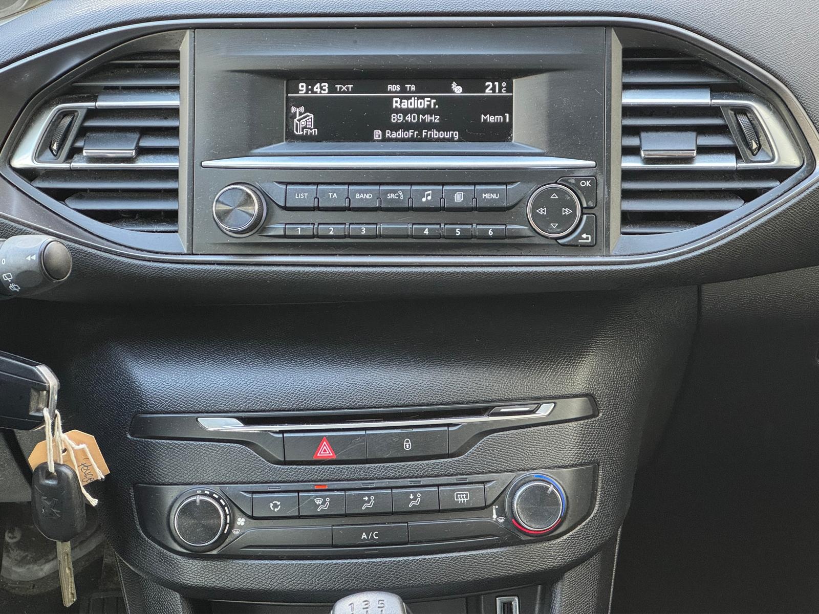 PEUGEOT 308 1.2 VTi Access-image-10