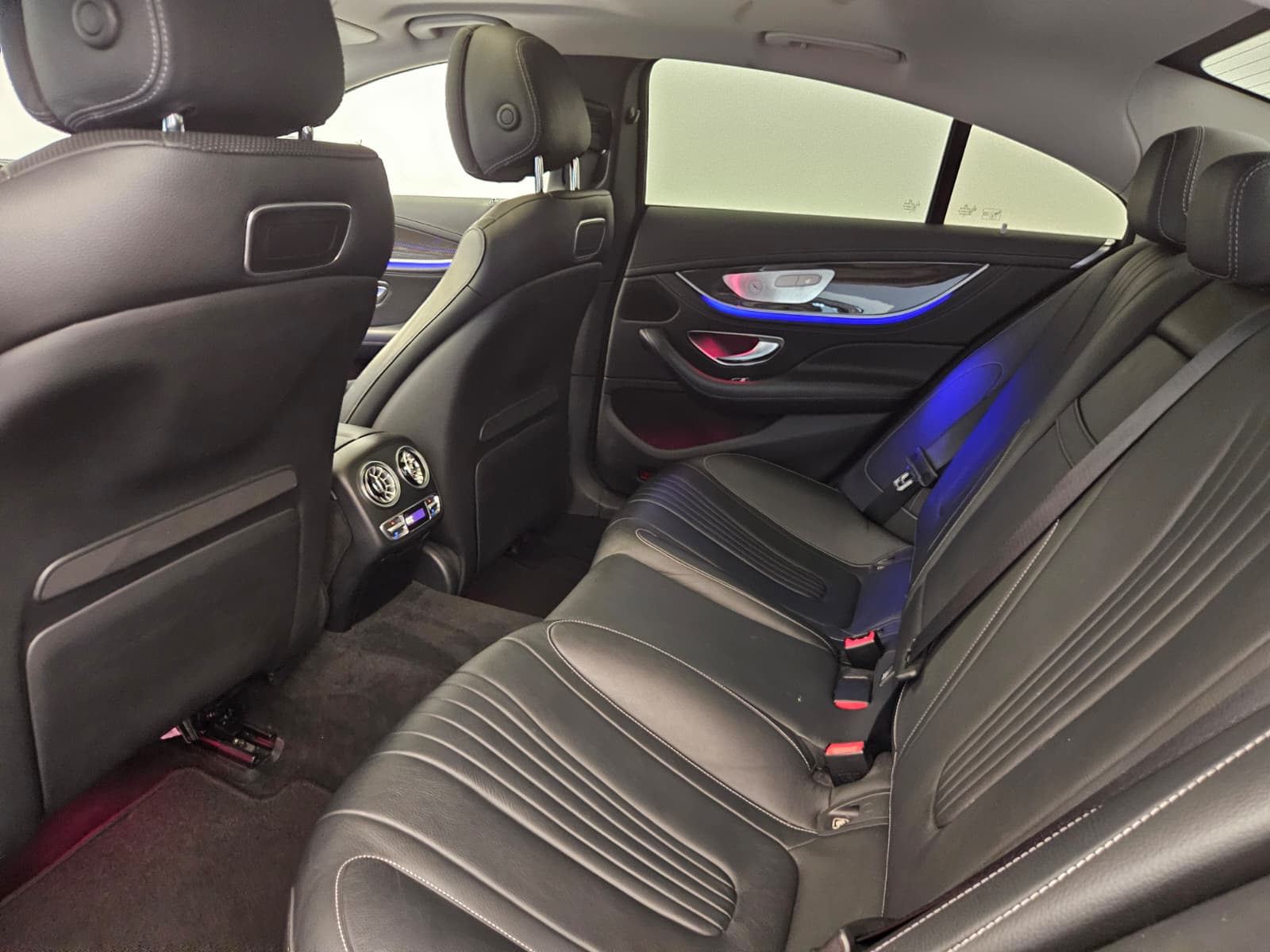 MERCEDES-BENZ CLS 450 4Matic AMG Line 9G-Tronic-image-13