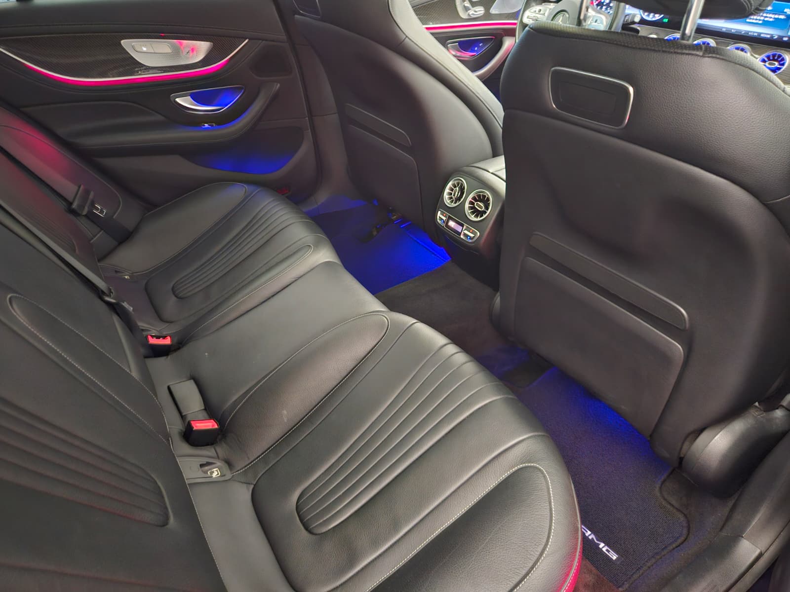 MERCEDES-BENZ CLS 450 4Matic AMG Line 9G-Tronic-image-14