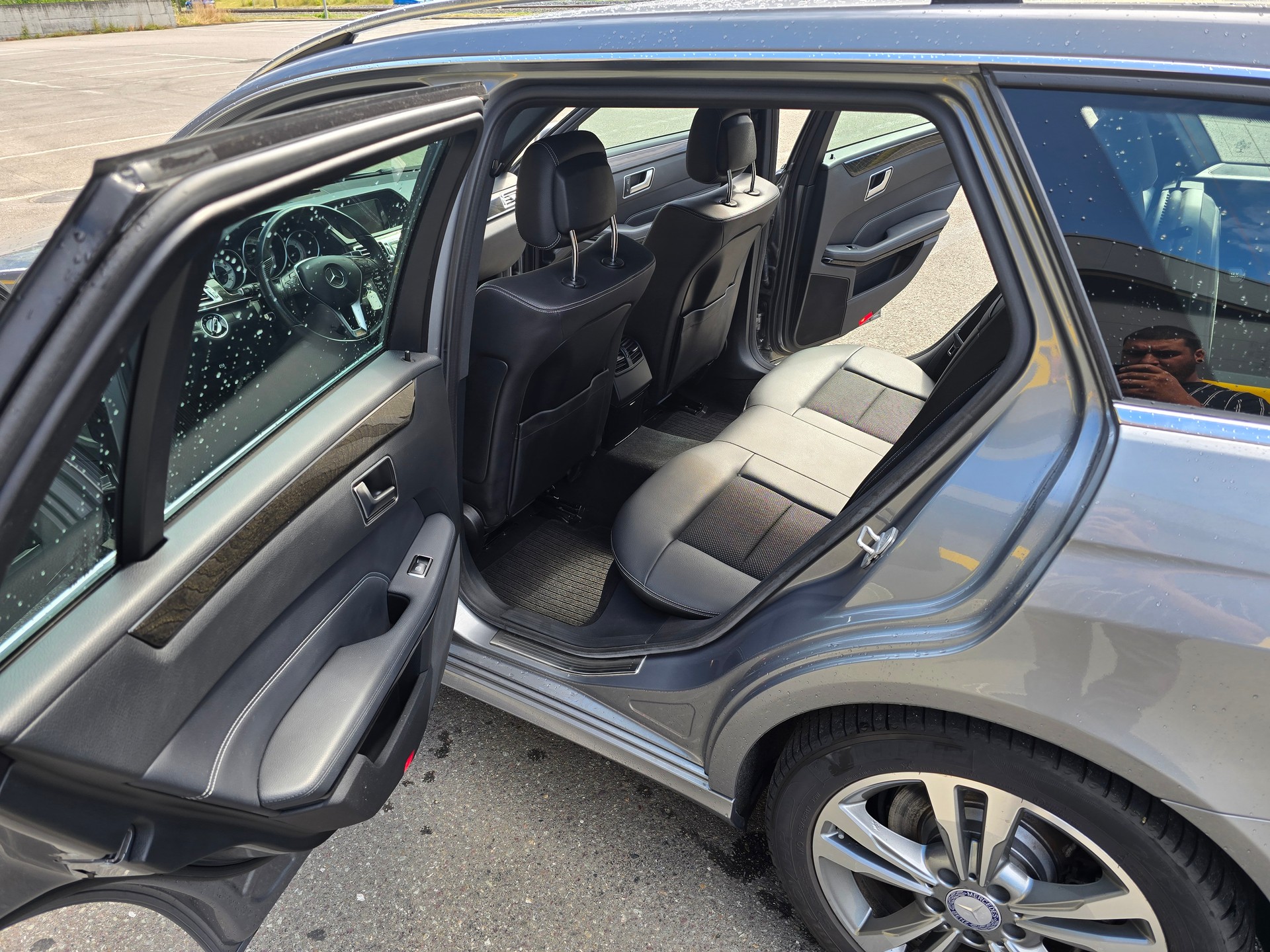 MERCEDES-BENZ E 350 BlueTEC Avantgarde 4Matic 7G-Tronic-image-9