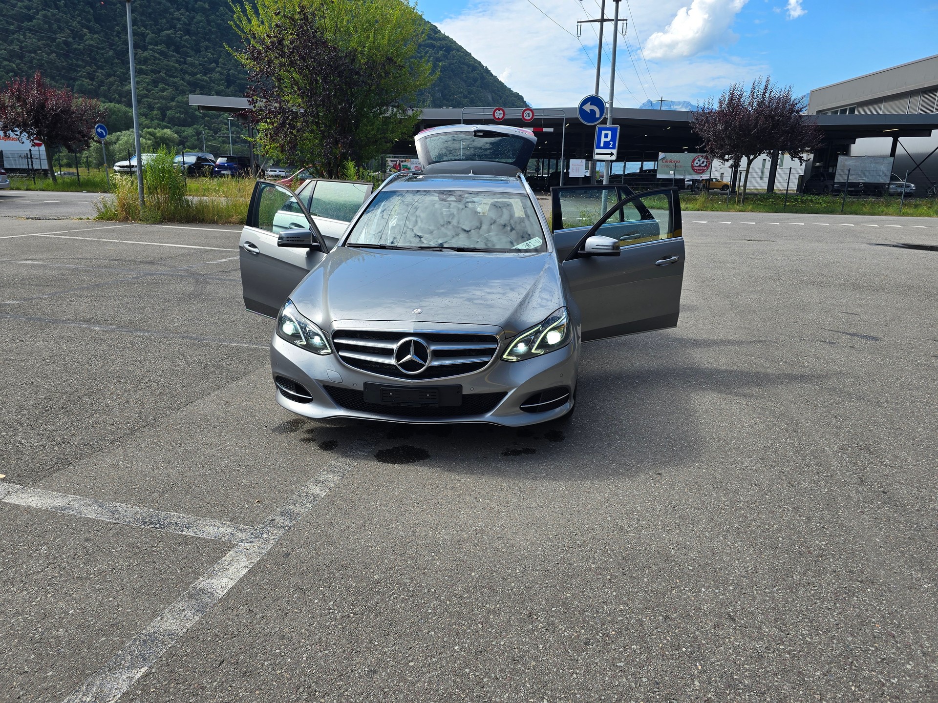 MERCEDES-BENZ E 350 BlueTEC Avantgarde 4Matic 7G-Tronic-image-3